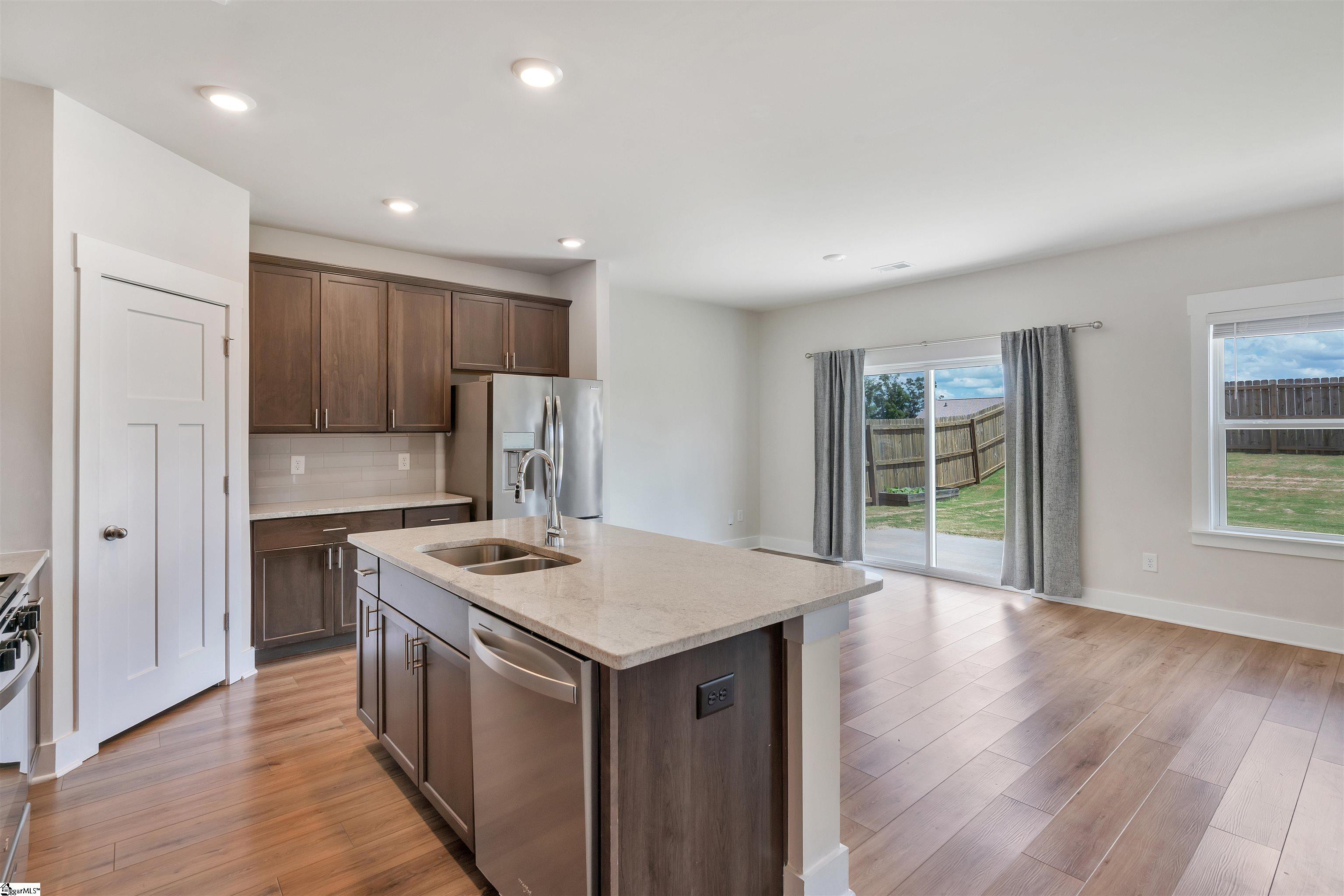 6 Shorncliffe Road Simpsonville, SC 29680