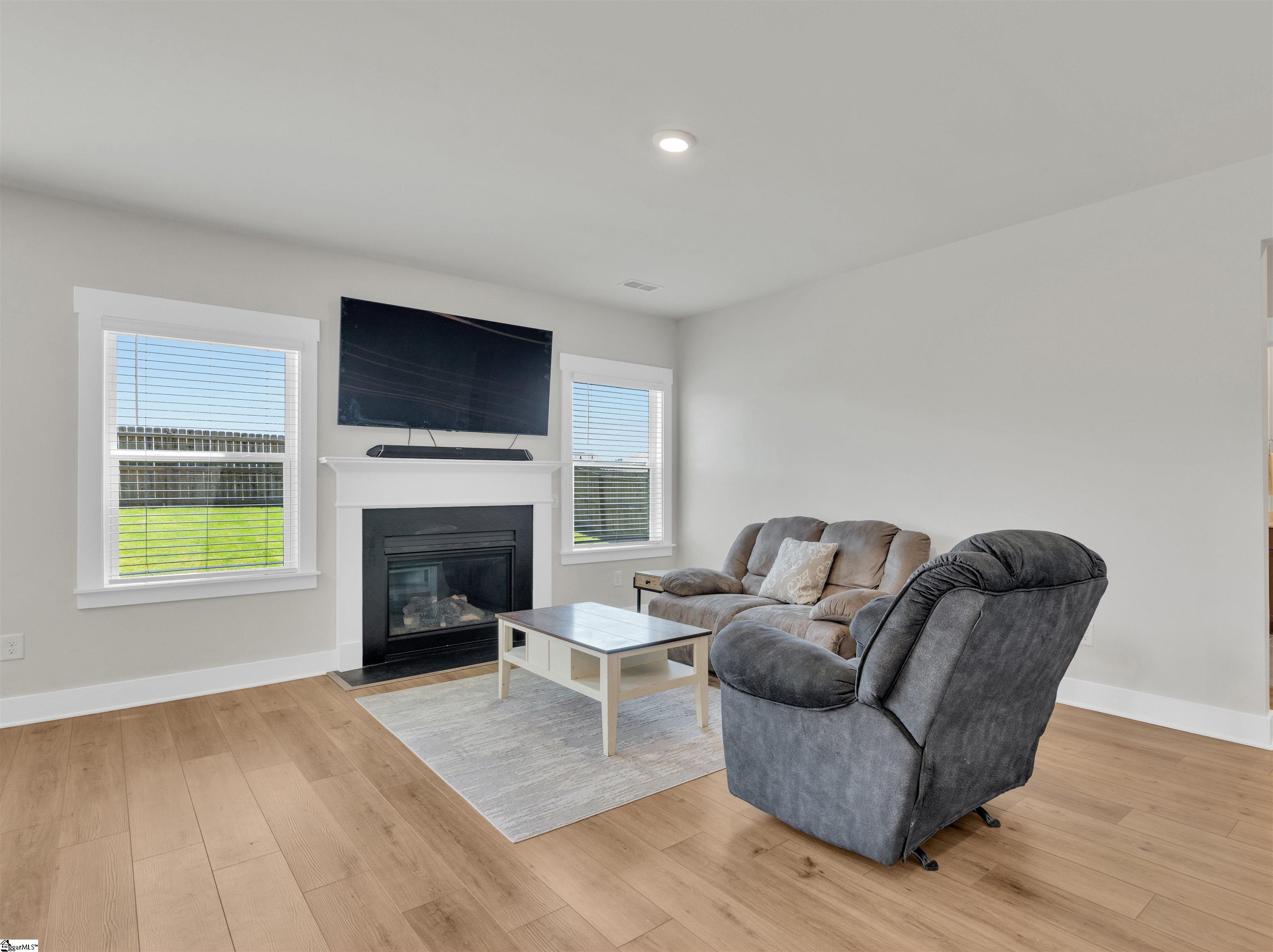 6 Shorncliffe Road Simpsonville, SC 29680