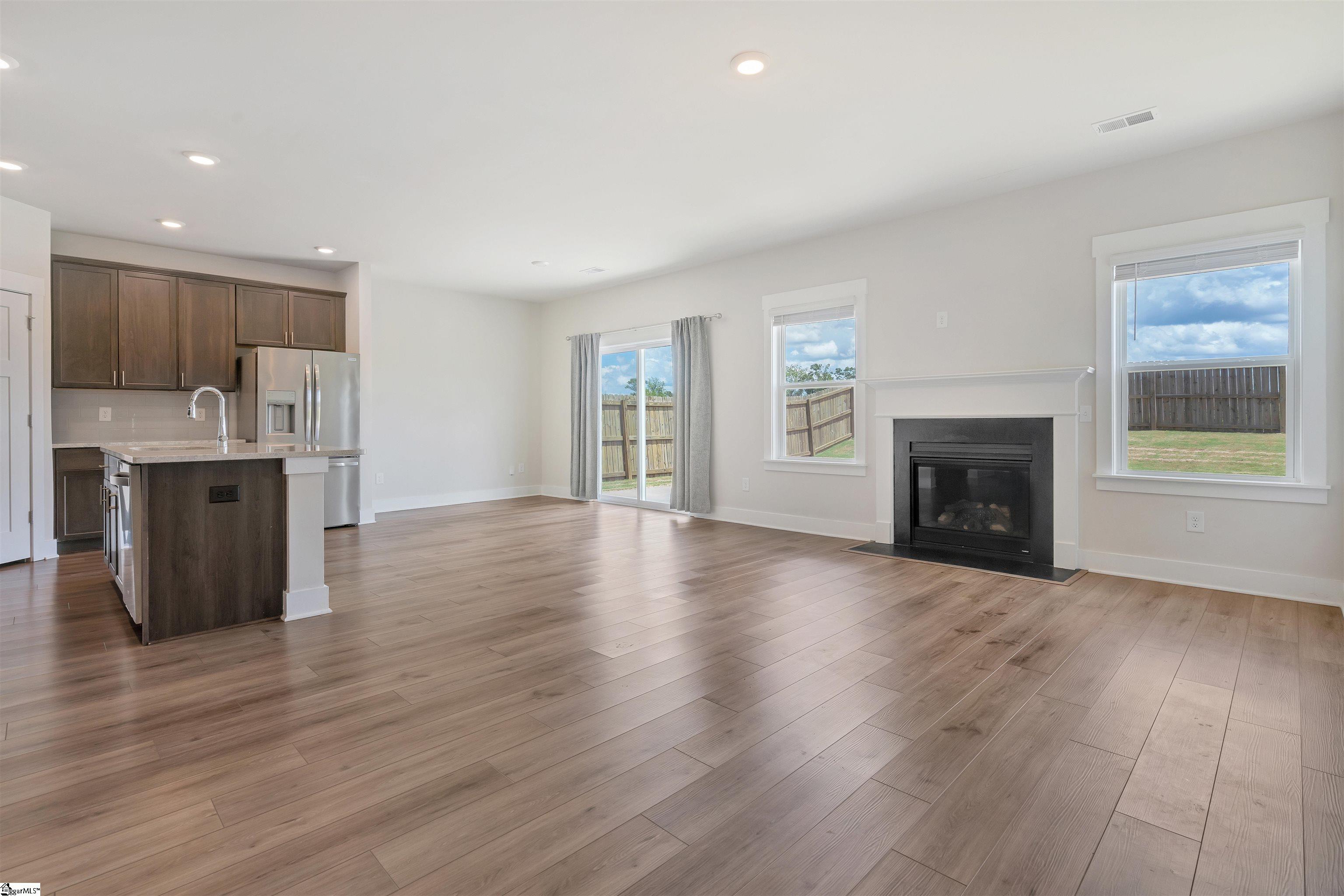 6 Shorncliffe Road Simpsonville, SC 29680