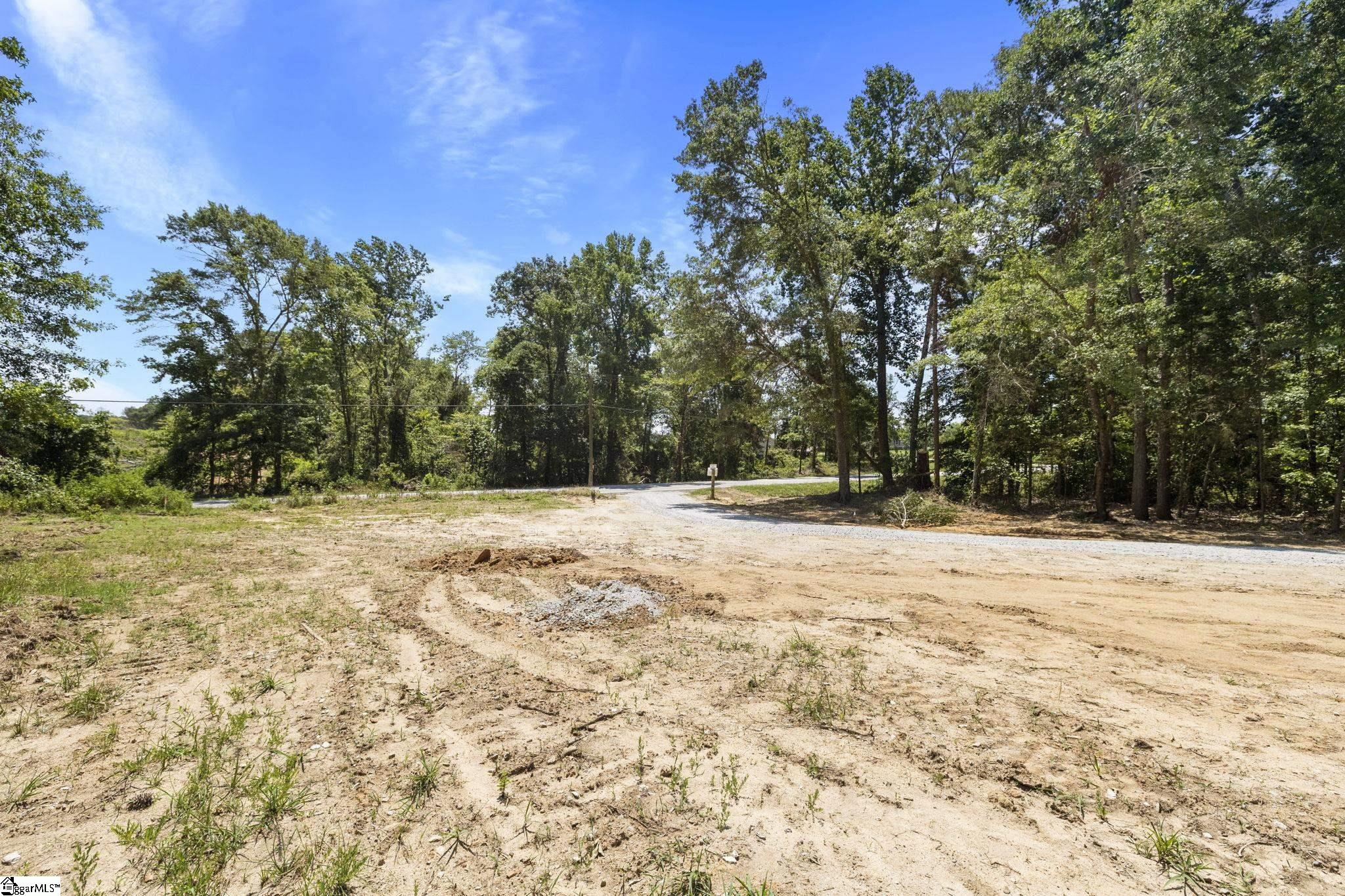 6025 Highway 101 N Gray Court, SC 29645