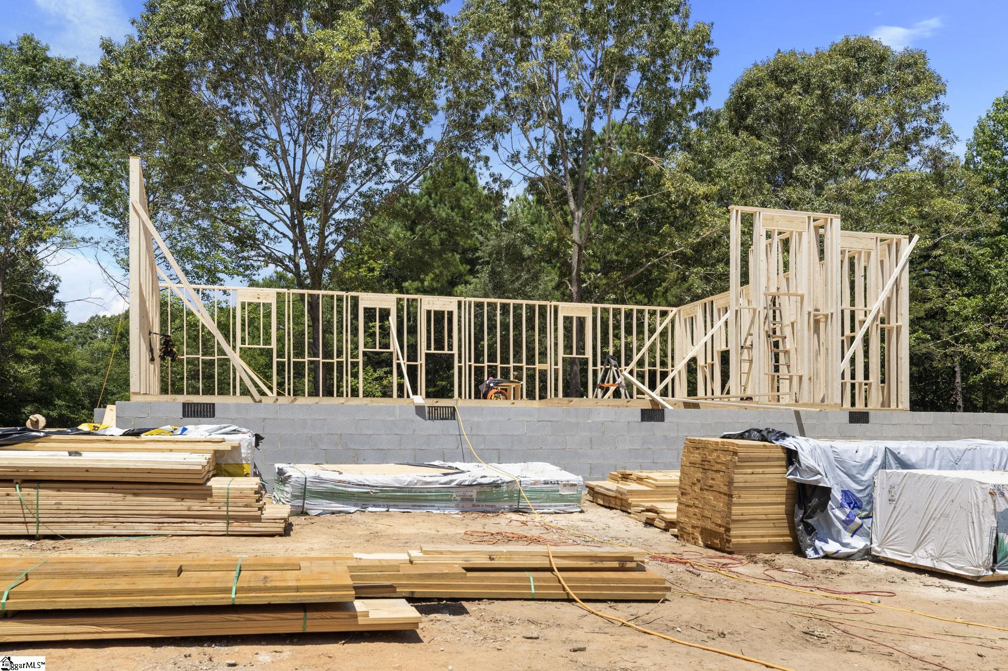 6025 Highway 101 N Gray Court, SC 29645