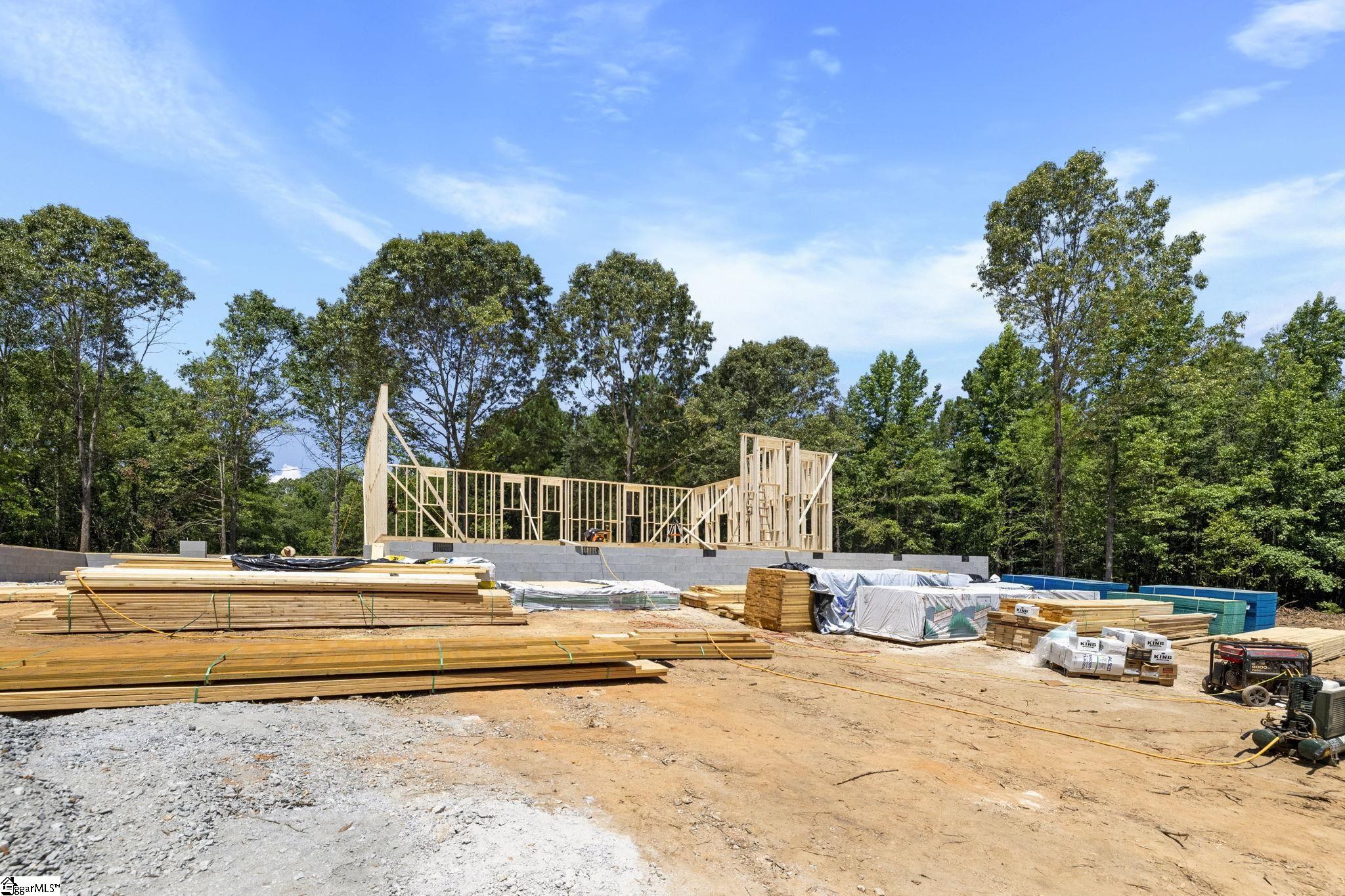 6025 Highway 101 N Gray Court, SC 29645