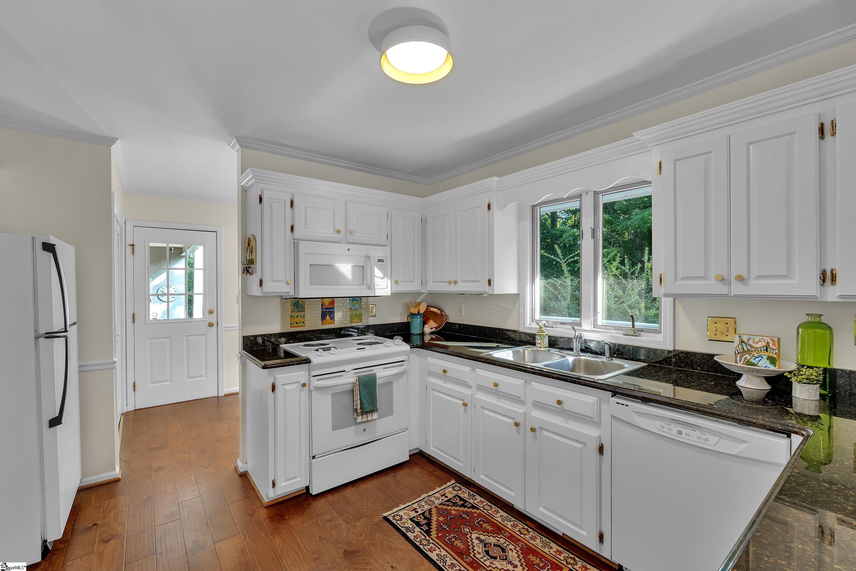 218 Fairview Drive Greenville, SC 29609
