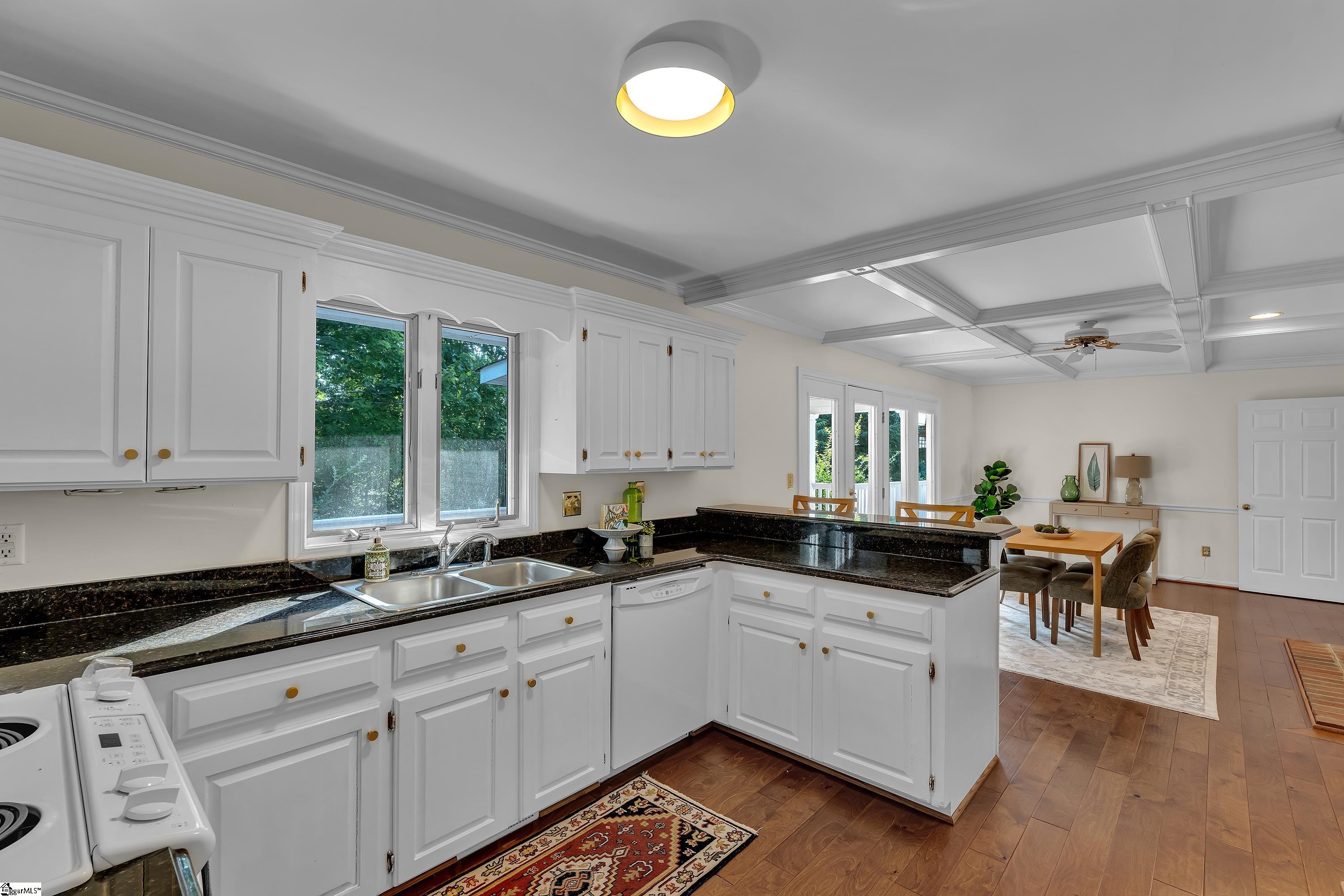 218 Fairview Drive Greenville, SC 29609