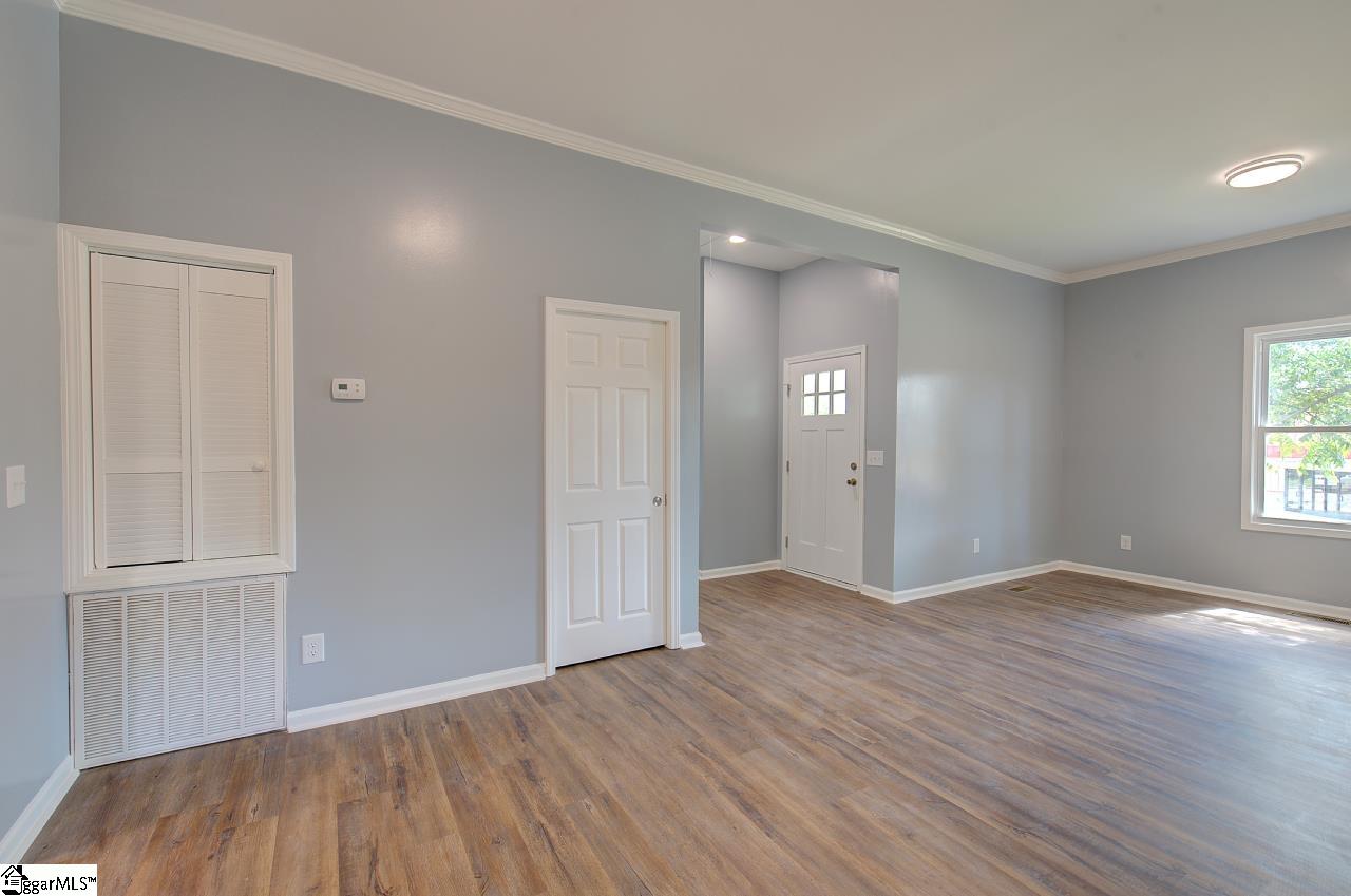 1 8th Street Greenville, SC 29611