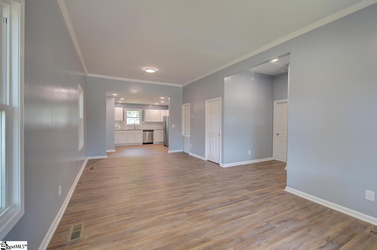 1 8th Street Greenville, SC 29611