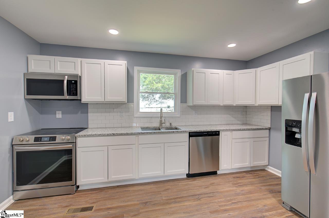 1 8th Street Greenville, SC 29611