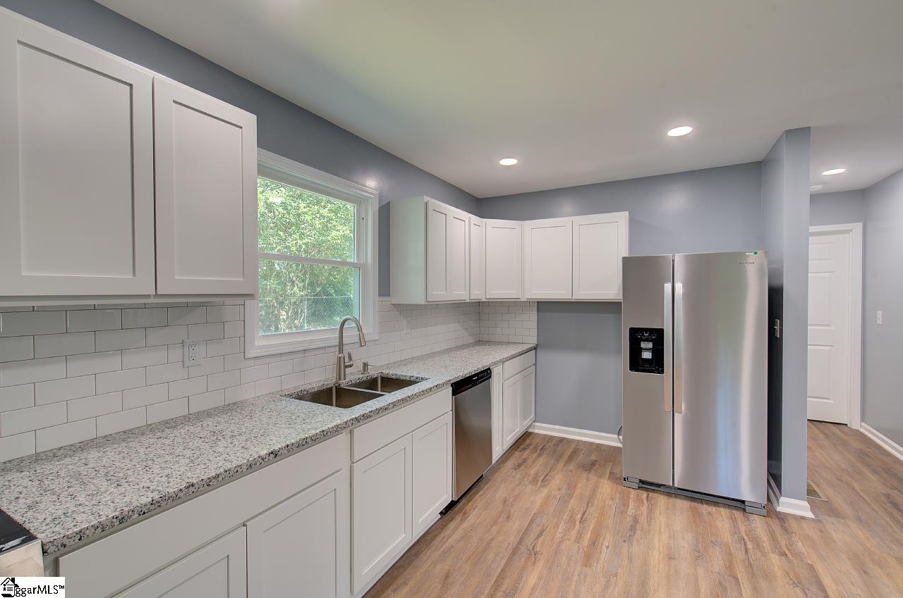 1 8th Street Greenville, SC 29611