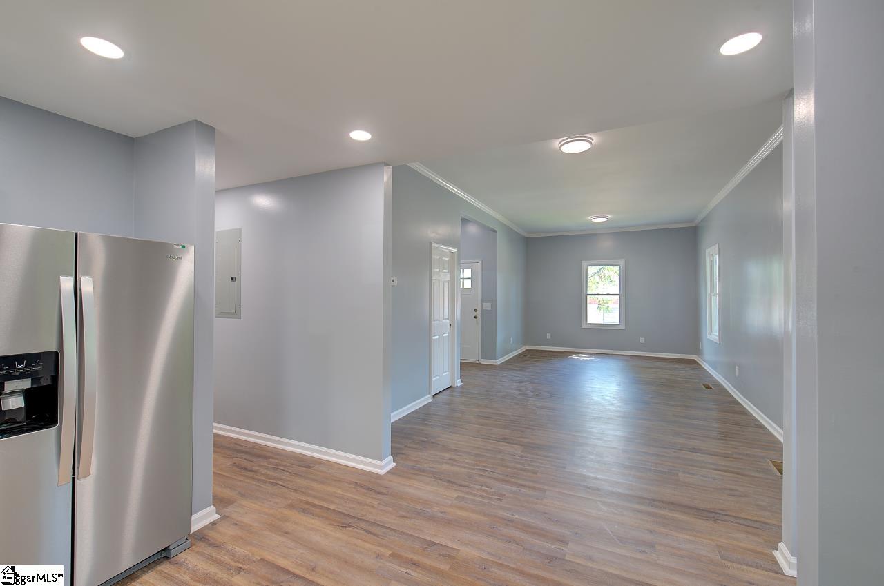 1 8th Street Greenville, SC 29611