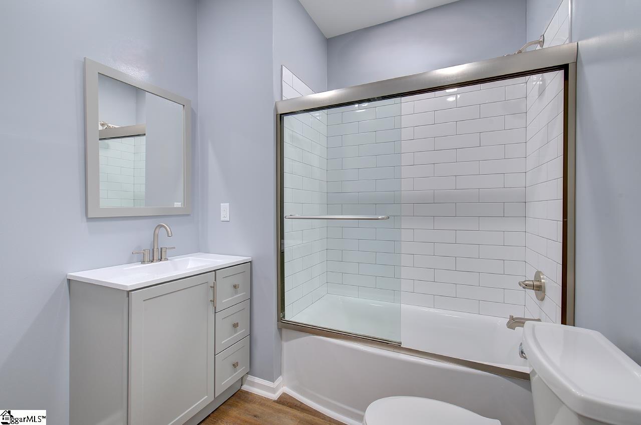 1 8th Street Greenville, SC 29611