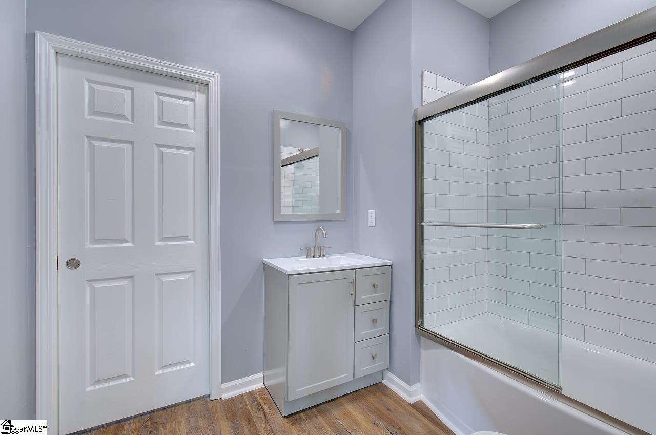 1 8th Street Greenville, SC 29611