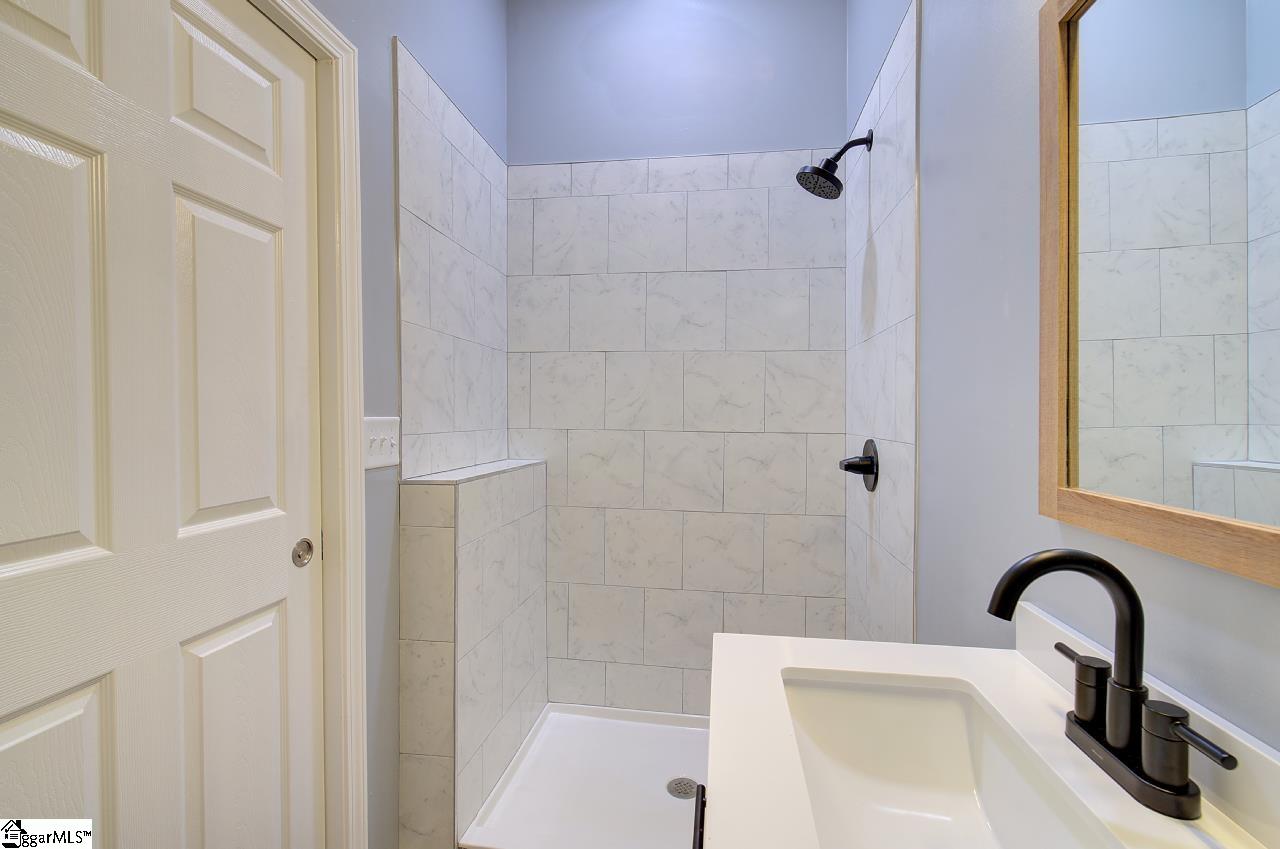 1 8th Street Greenville, SC 29611
