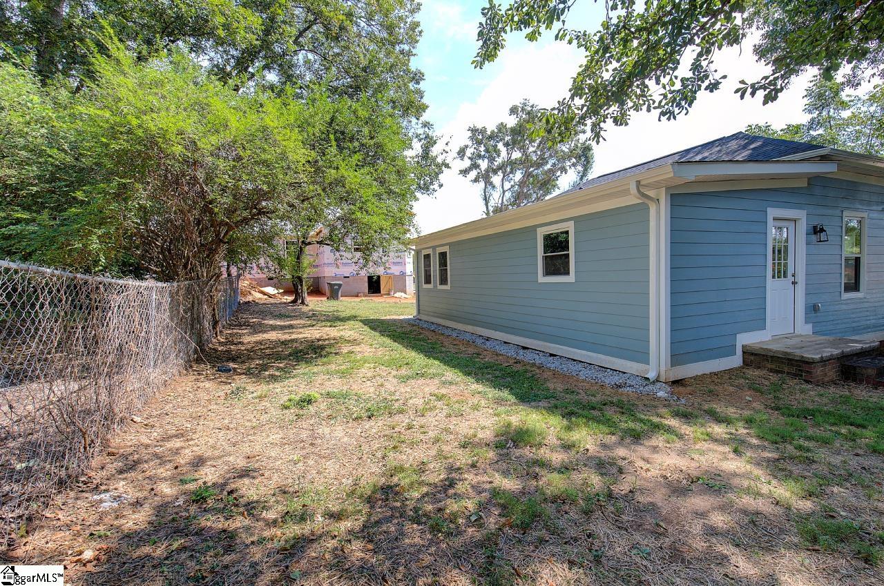 1 8th Street Greenville, SC 29611