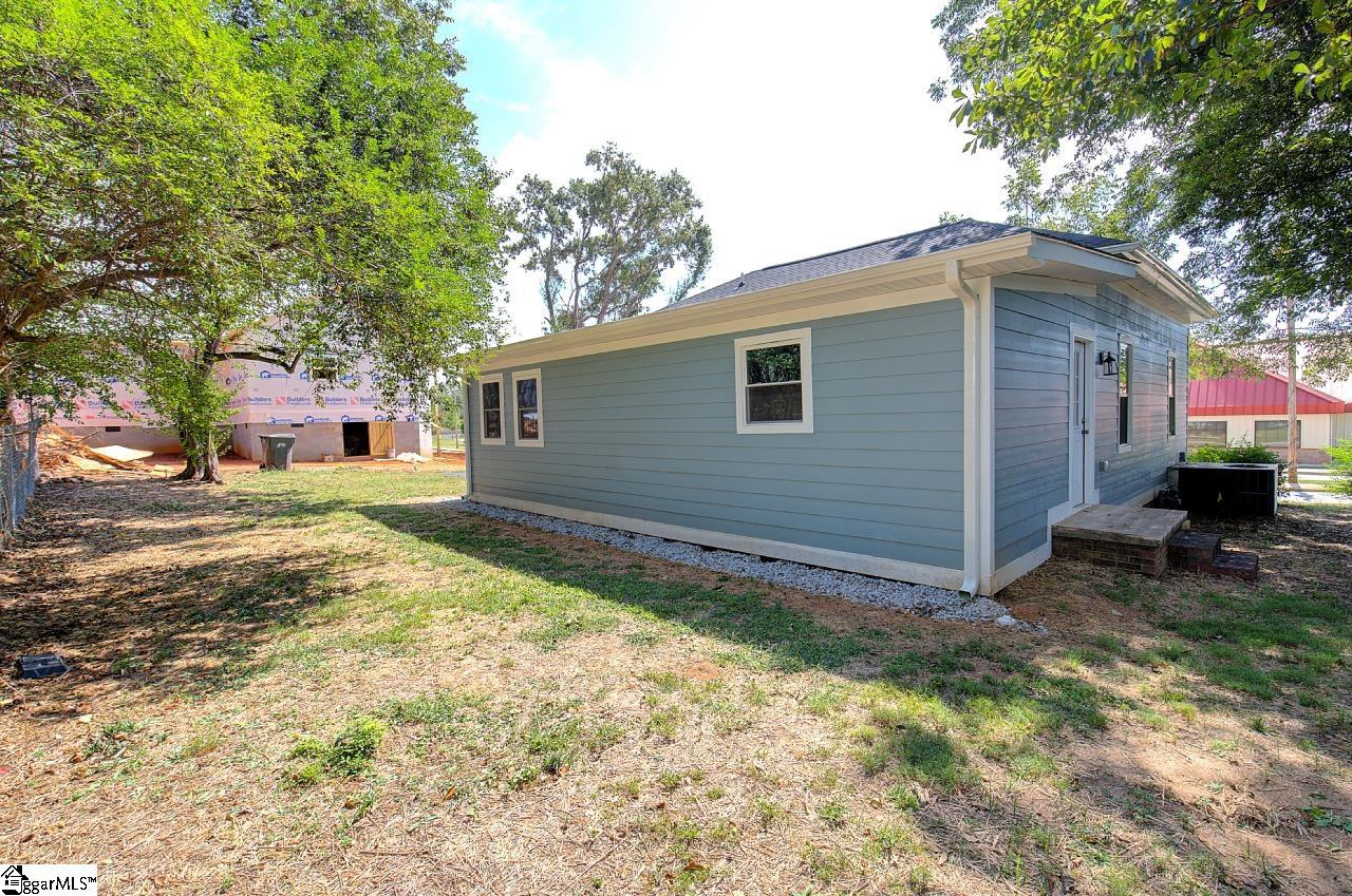 1 8th Street Greenville, SC 29611