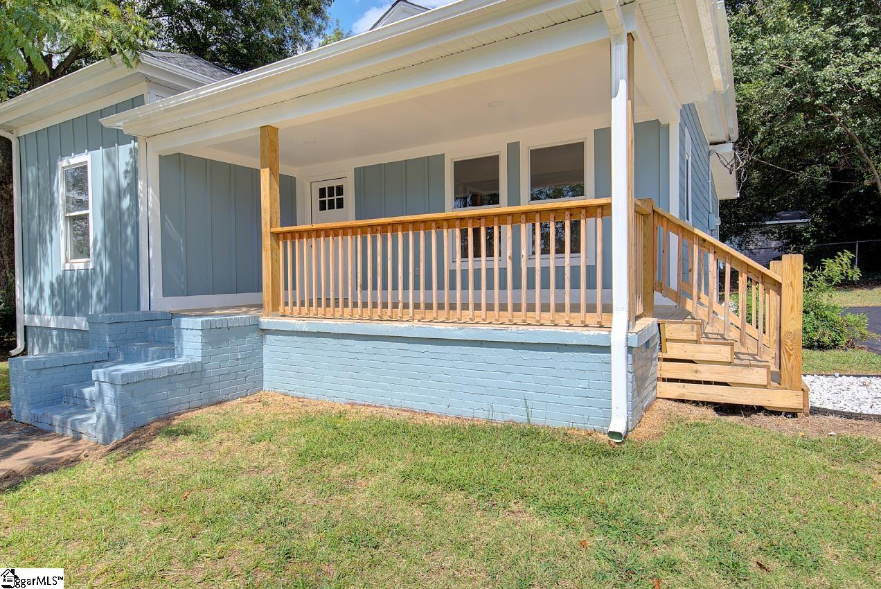 1 8th Street Greenville, SC 29611