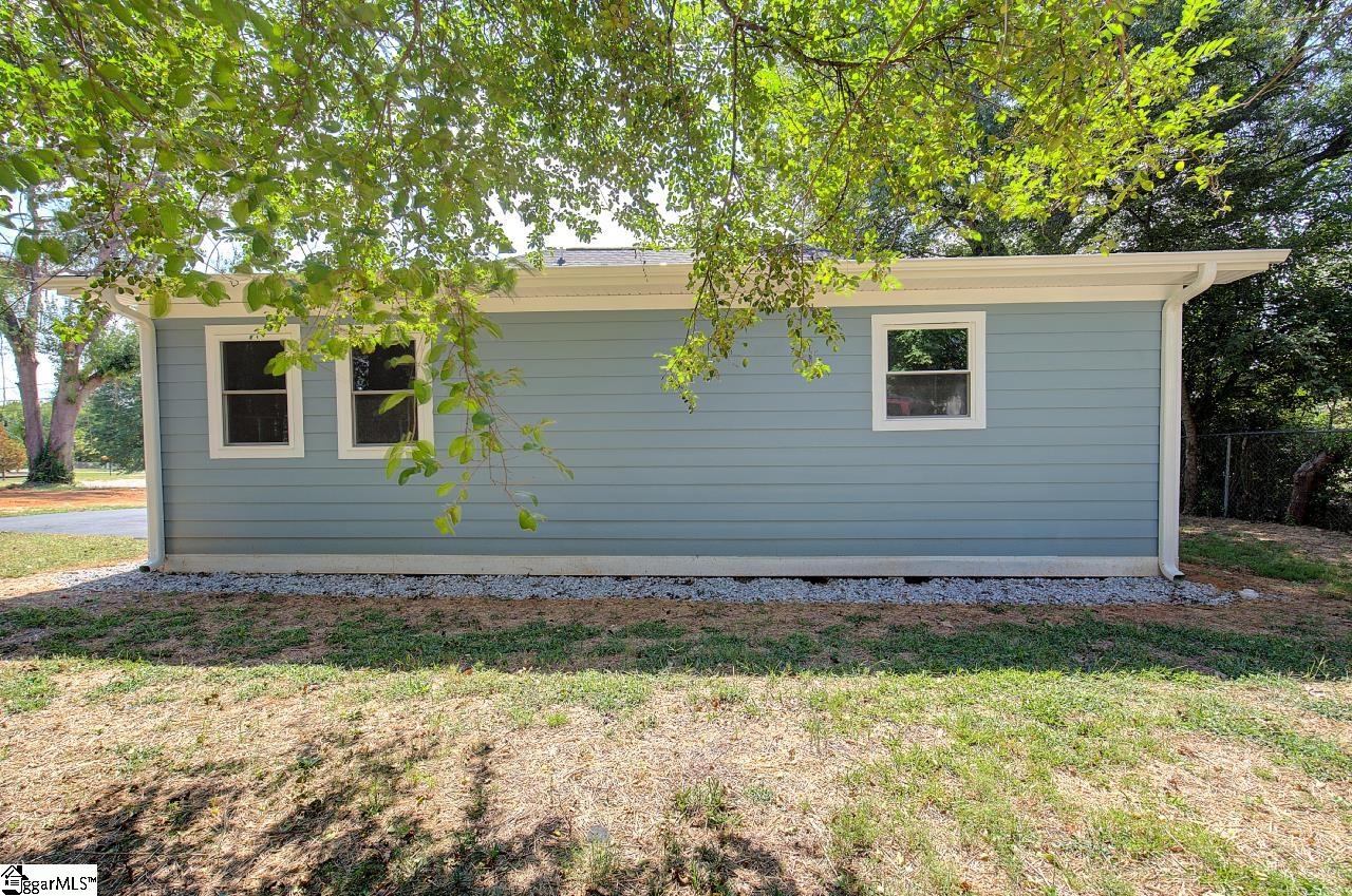 1 8th Street Greenville, SC 29611