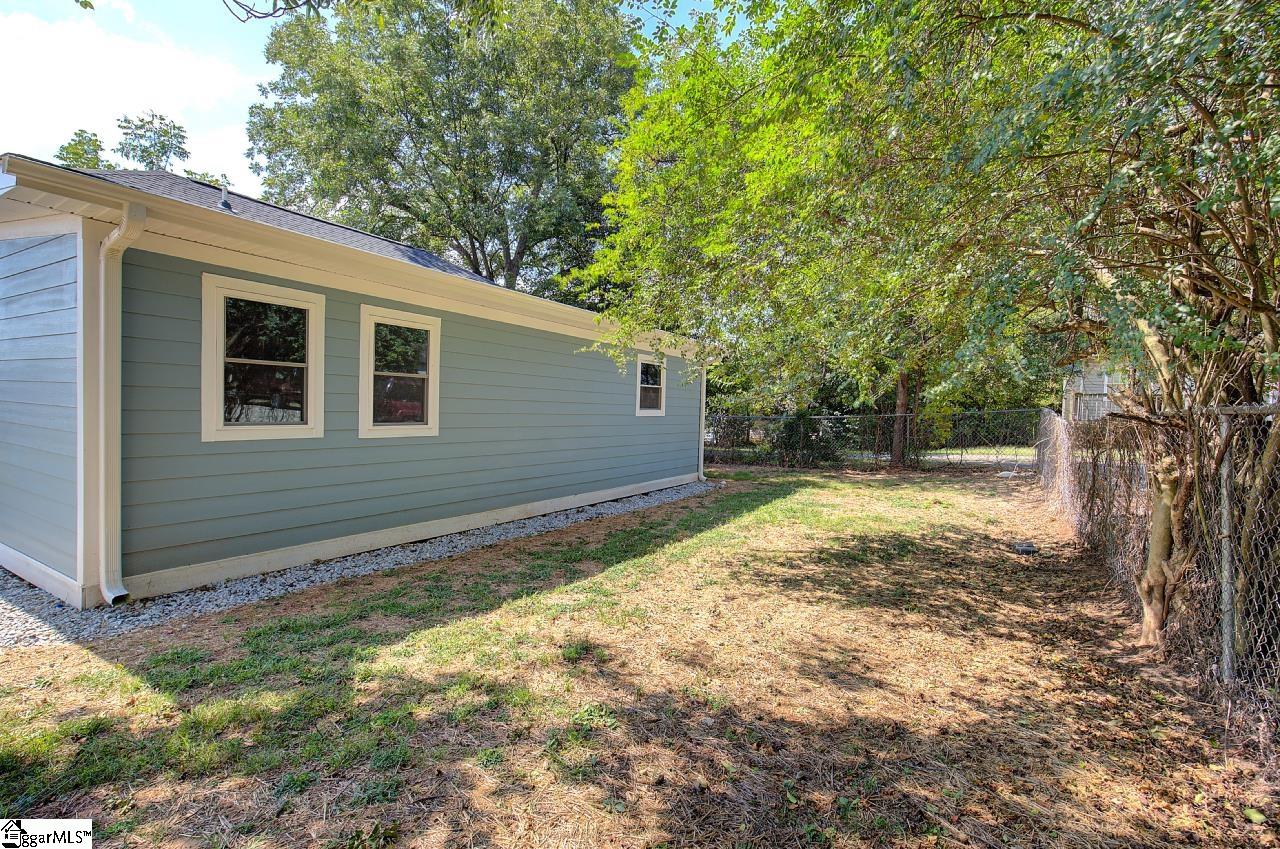 1 8th Street Greenville, SC 29611