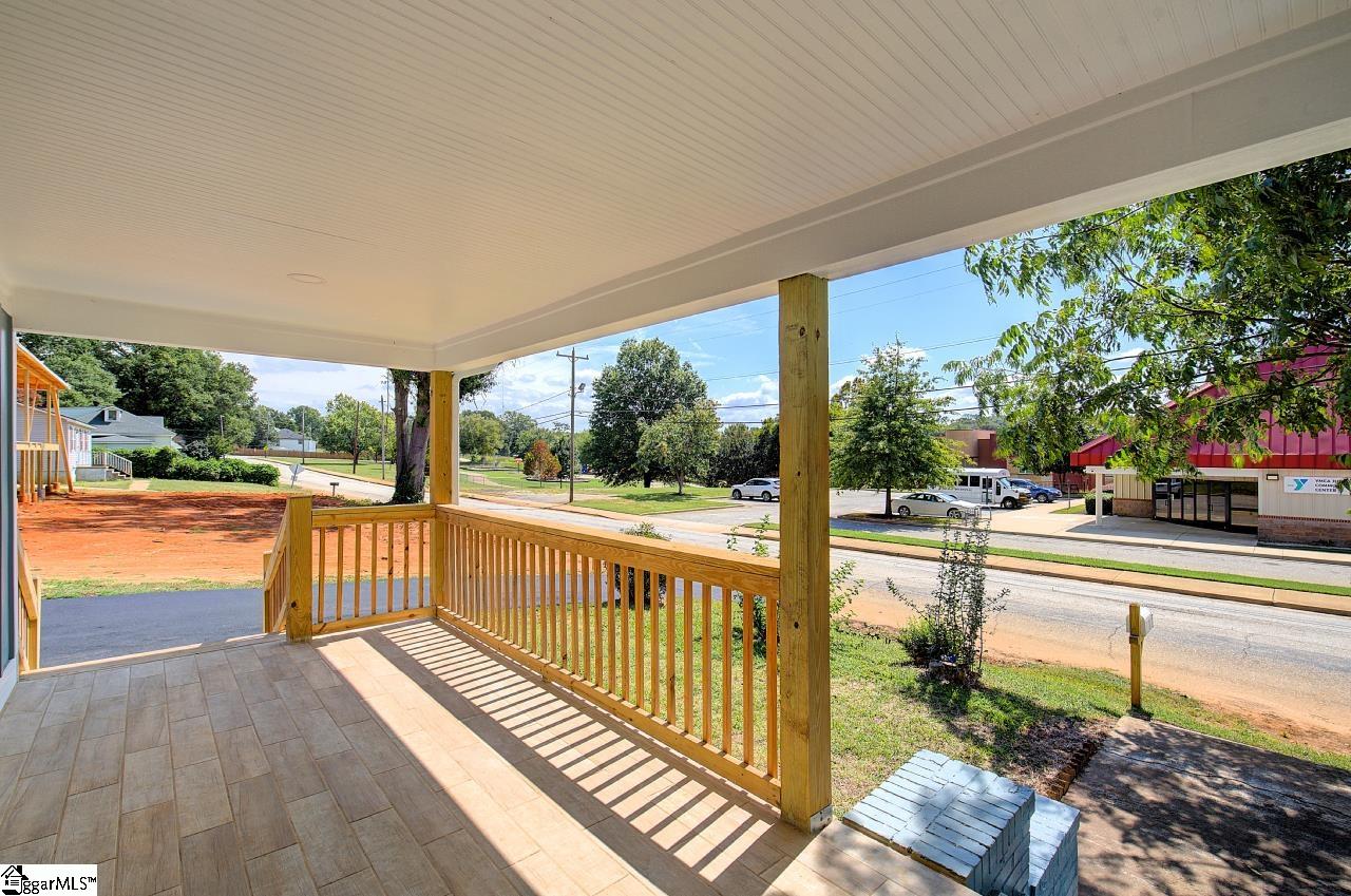 1 8th Street Greenville, SC 29611