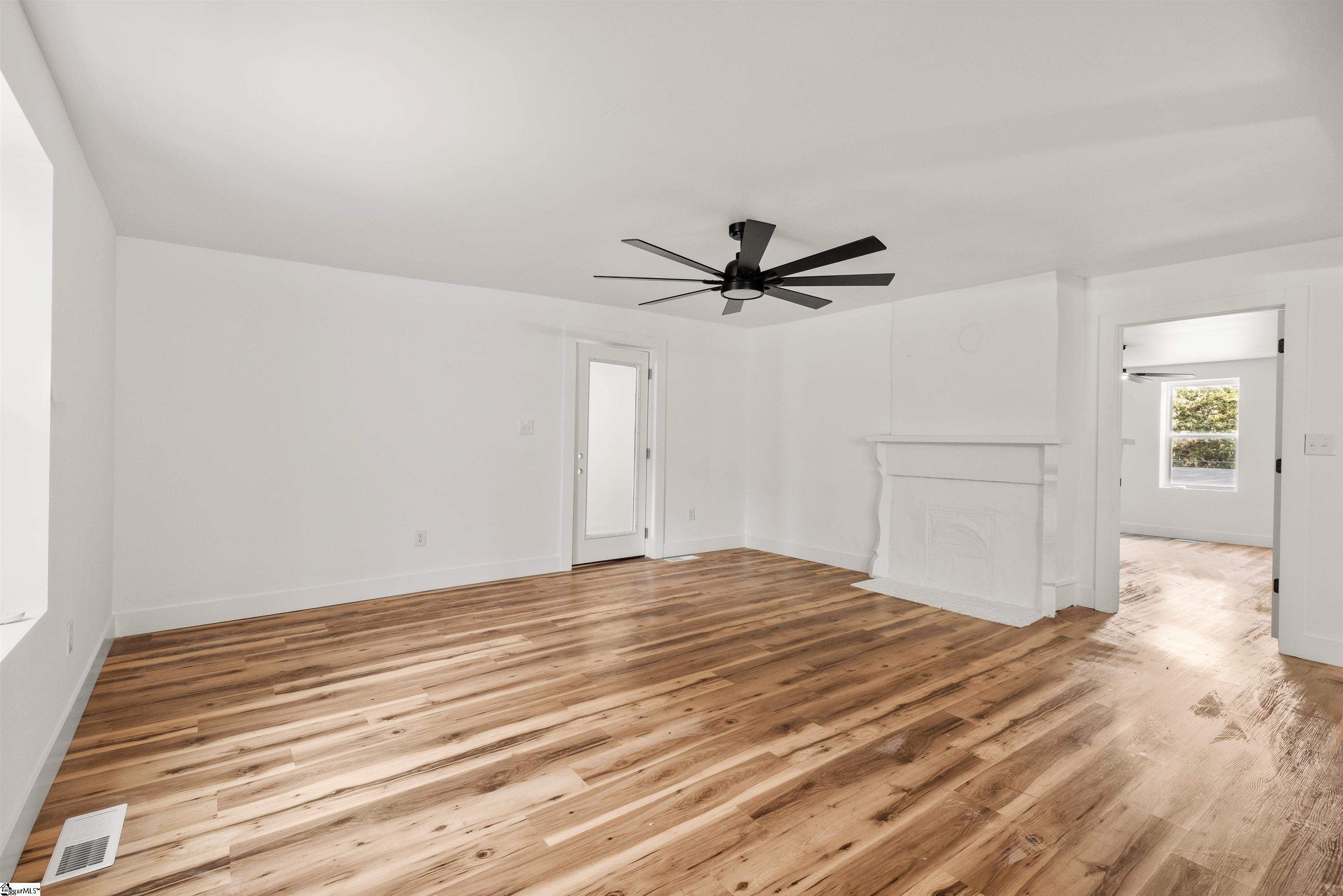 221 Calvert Street Spartanburg, SC 29307