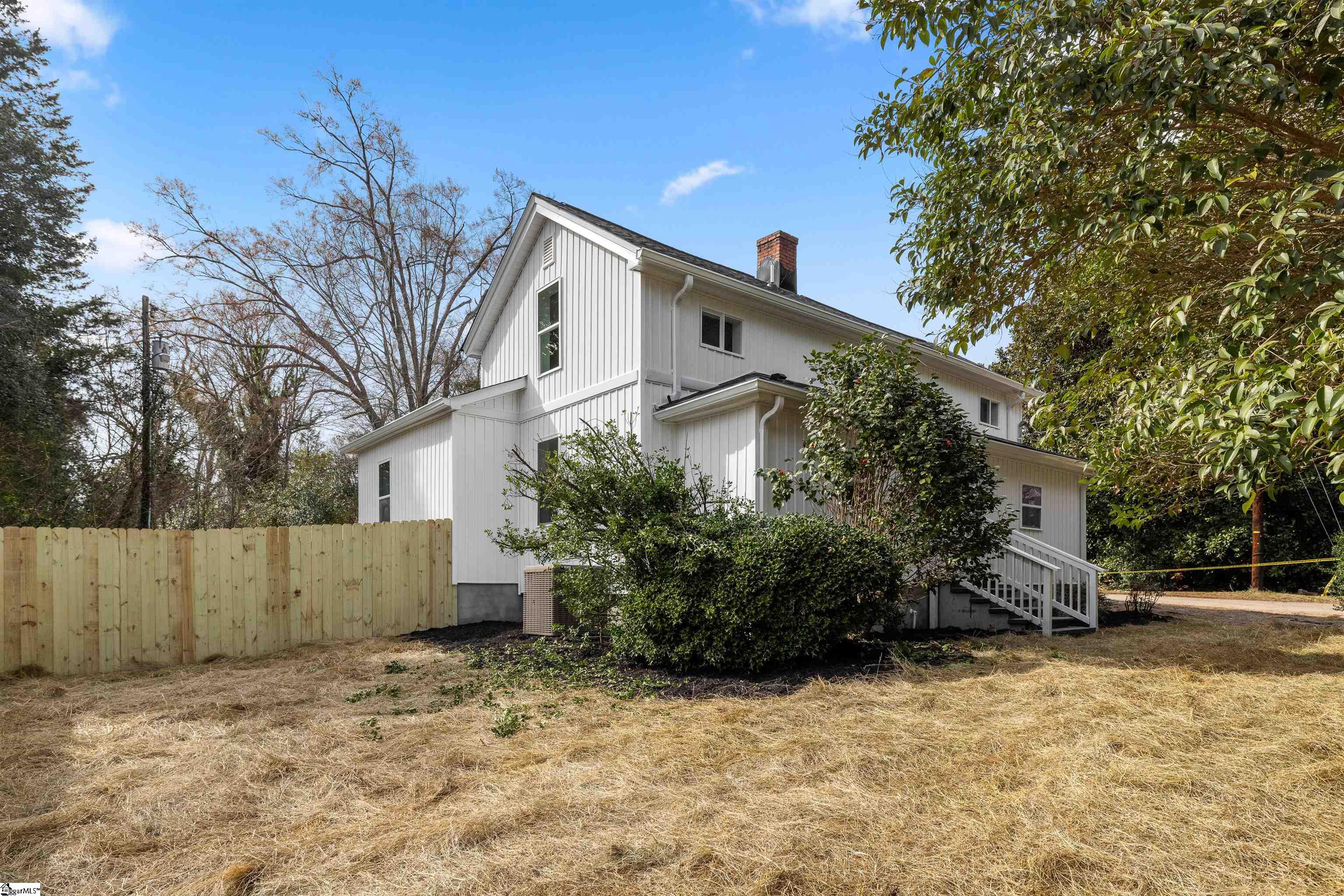 221 Calvert Street Spartanburg, SC 29307