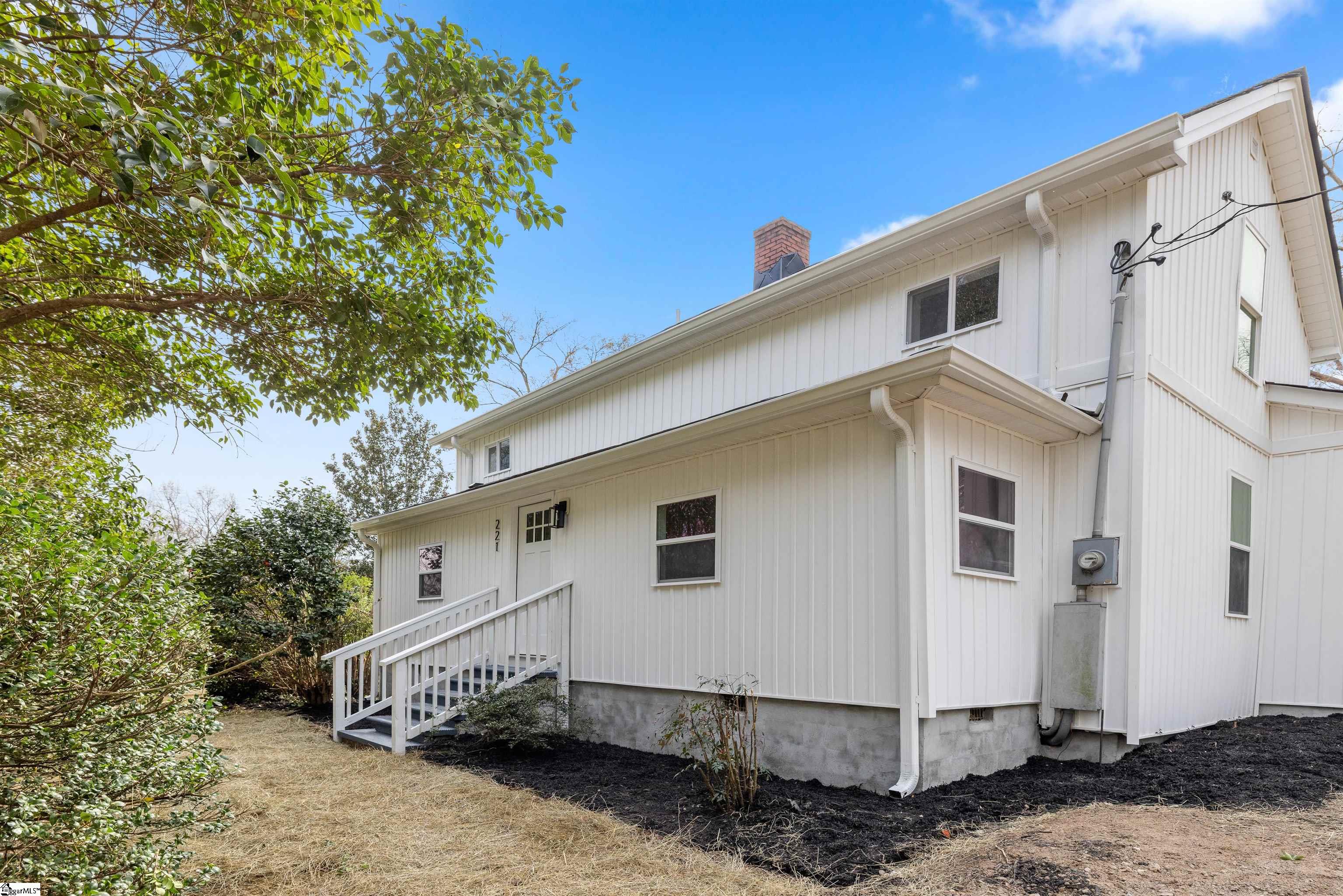 221 Calvert Street Spartanburg, SC 29307