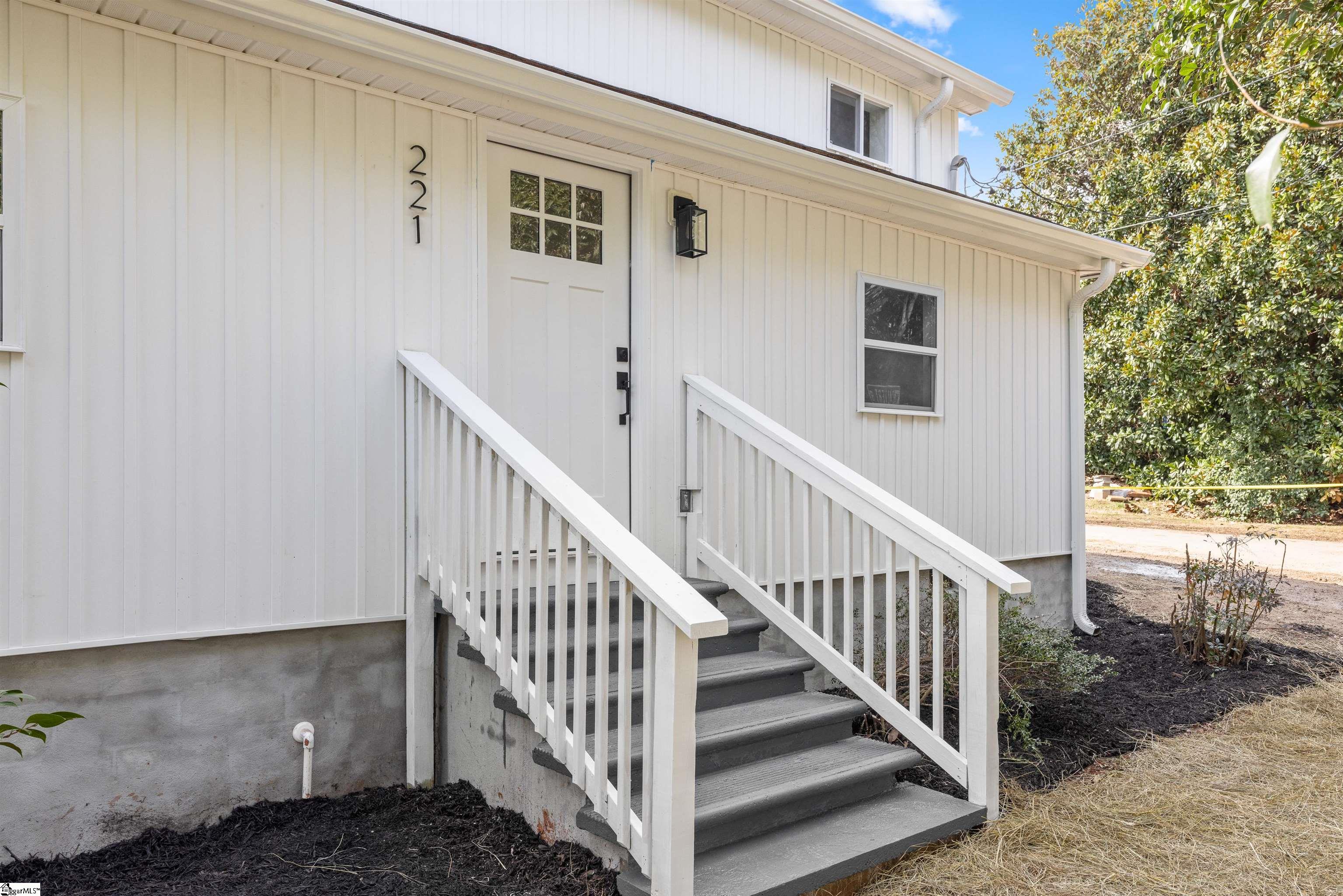 221 Calvert Street Spartanburg, SC 29307