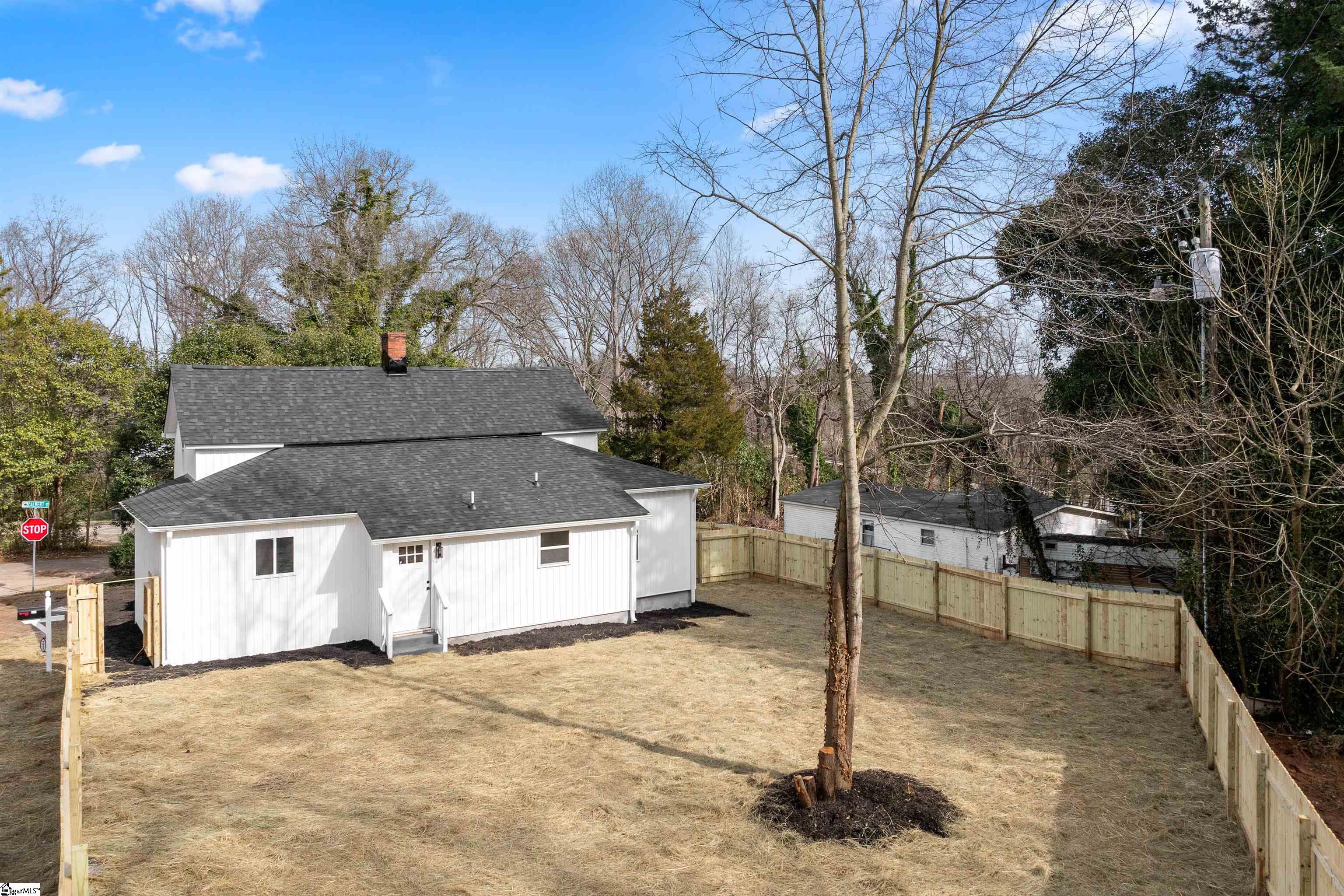 221 Calvert Street Spartanburg, SC 29307
