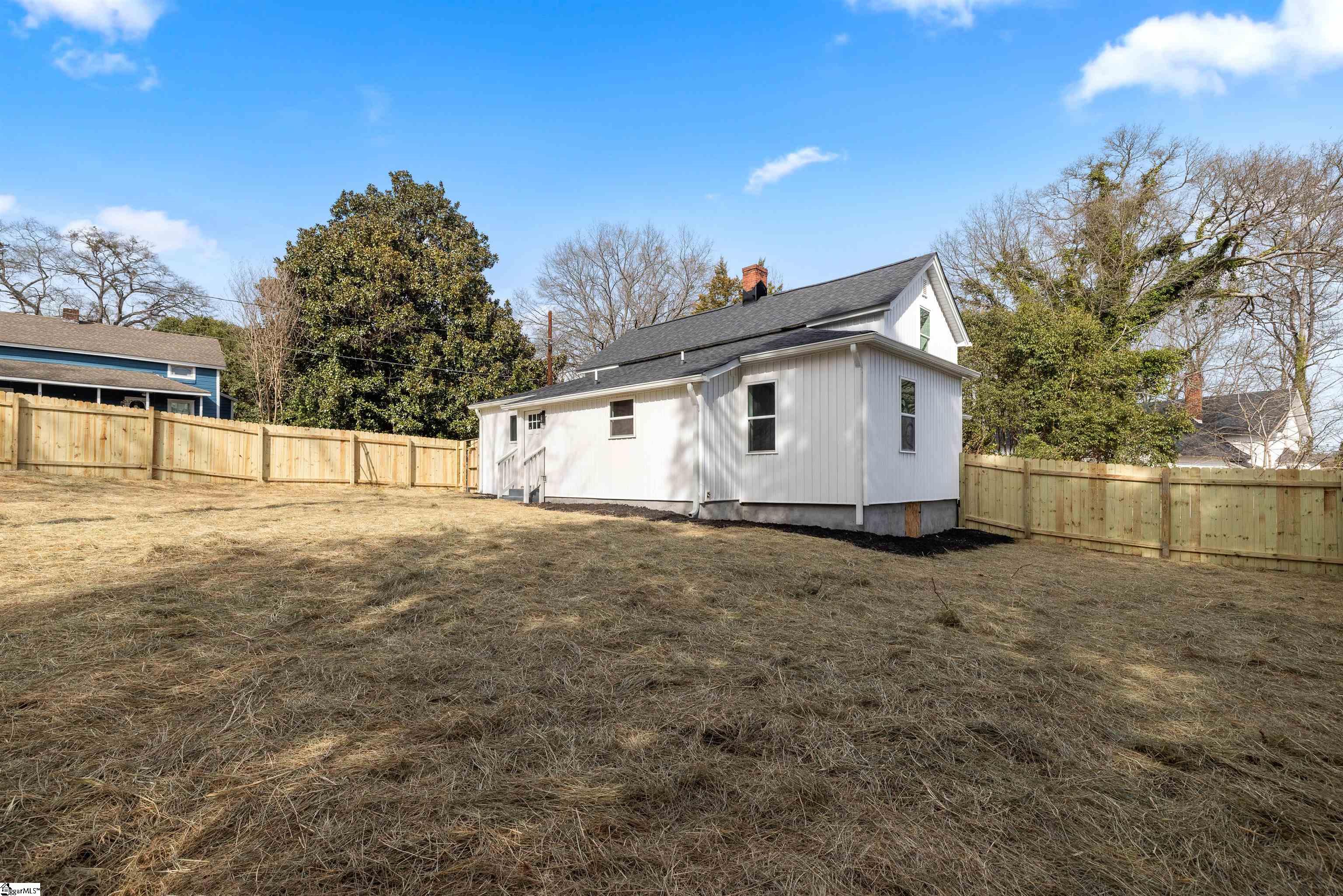 221 Calvert Street Spartanburg, SC 29307