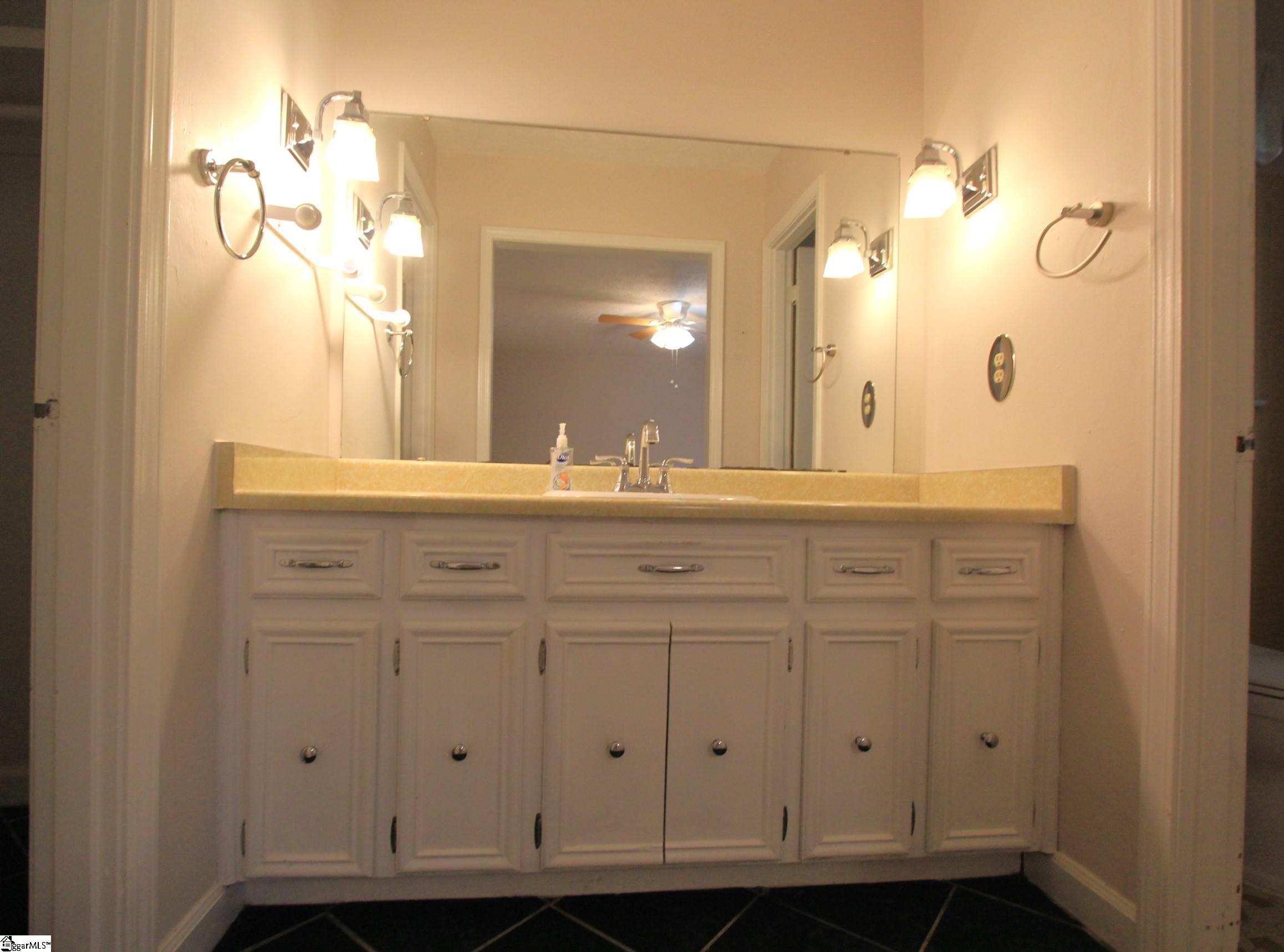 106 Quaker Court Mauldin, SC 29662