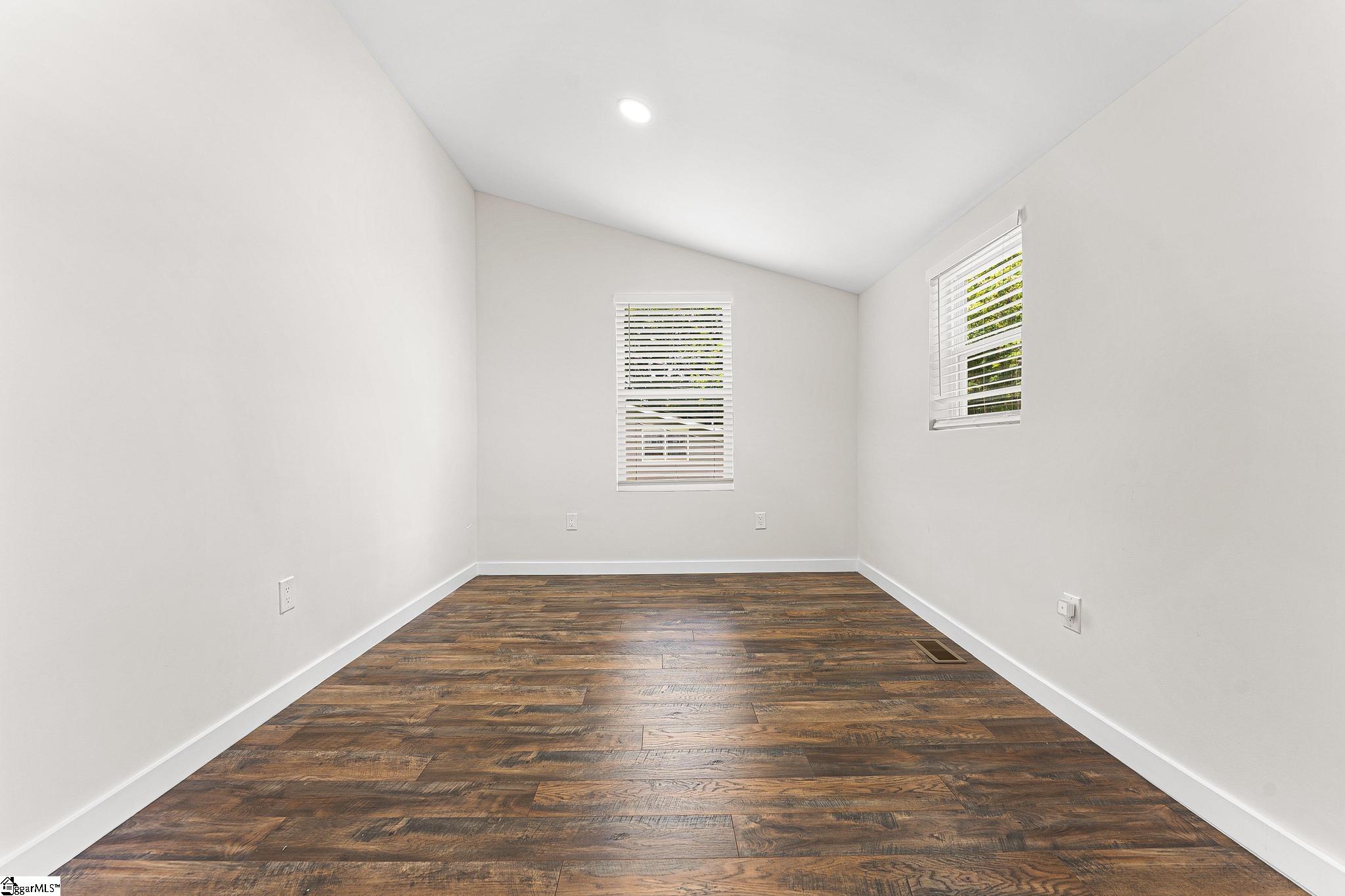 25 E 5th Street Greenville, SC 29611