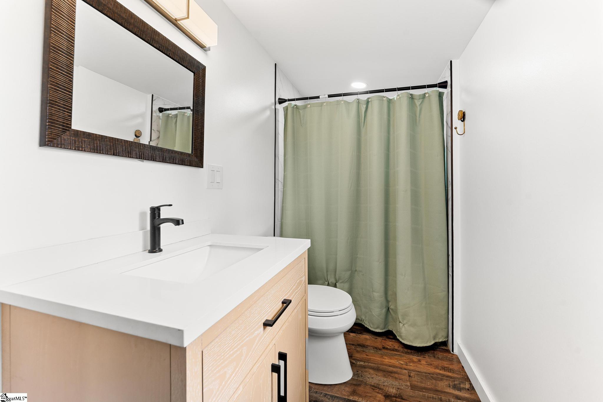 25 E 5th Street Greenville, SC 29611