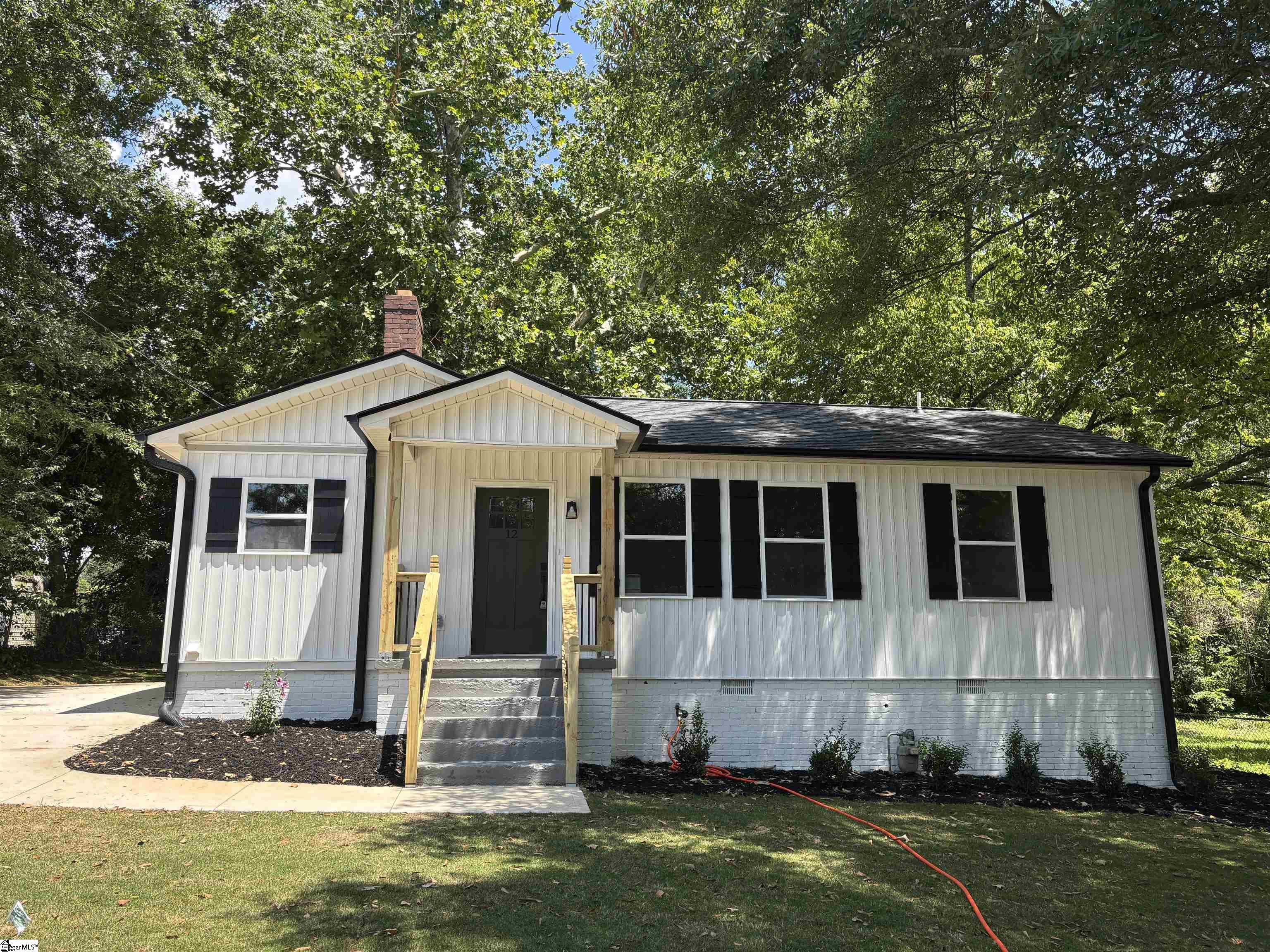 12 Valley View Drive Greenville, SC 29605