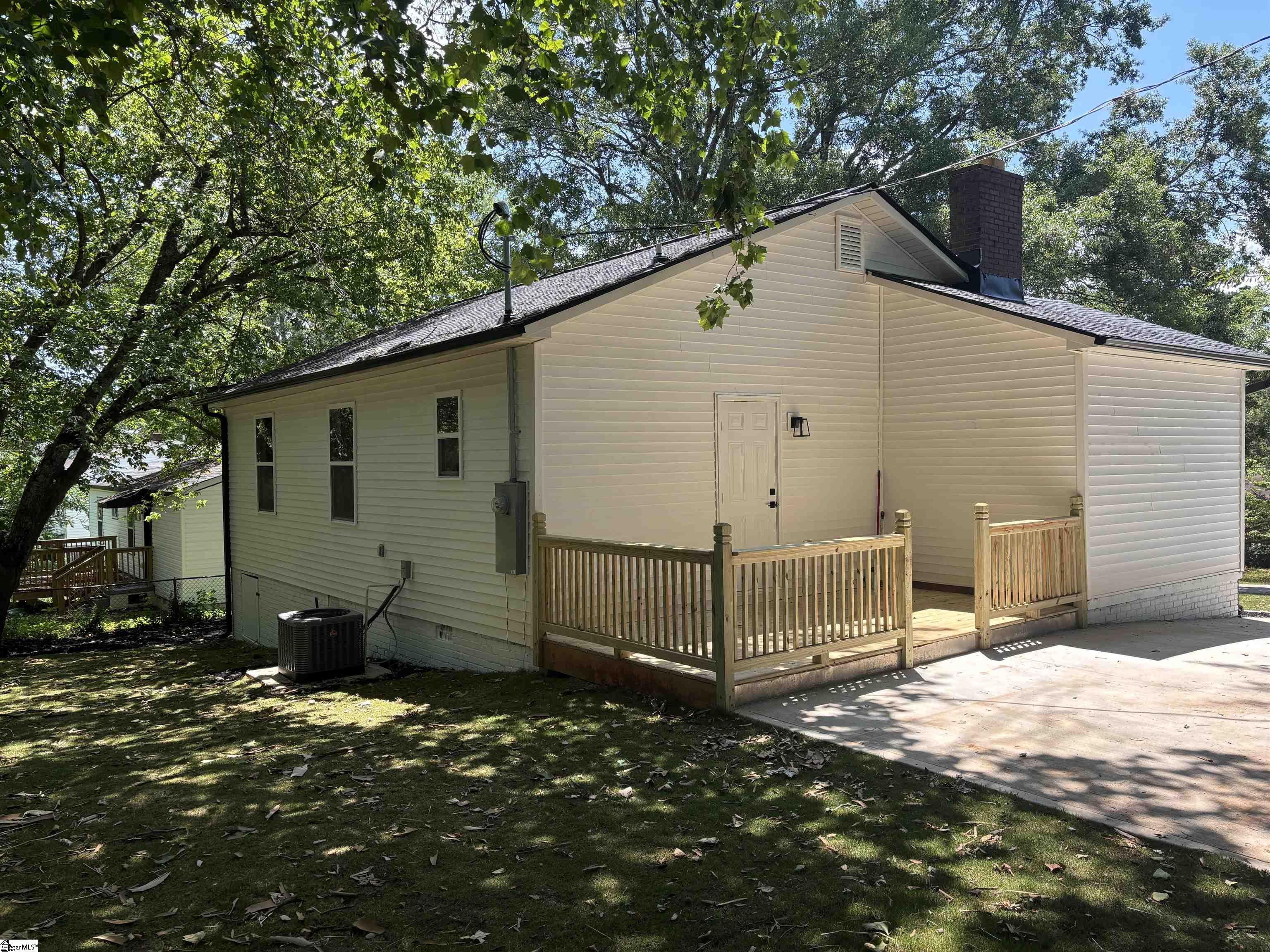 12 Valley View Drive Greenville, SC 29605