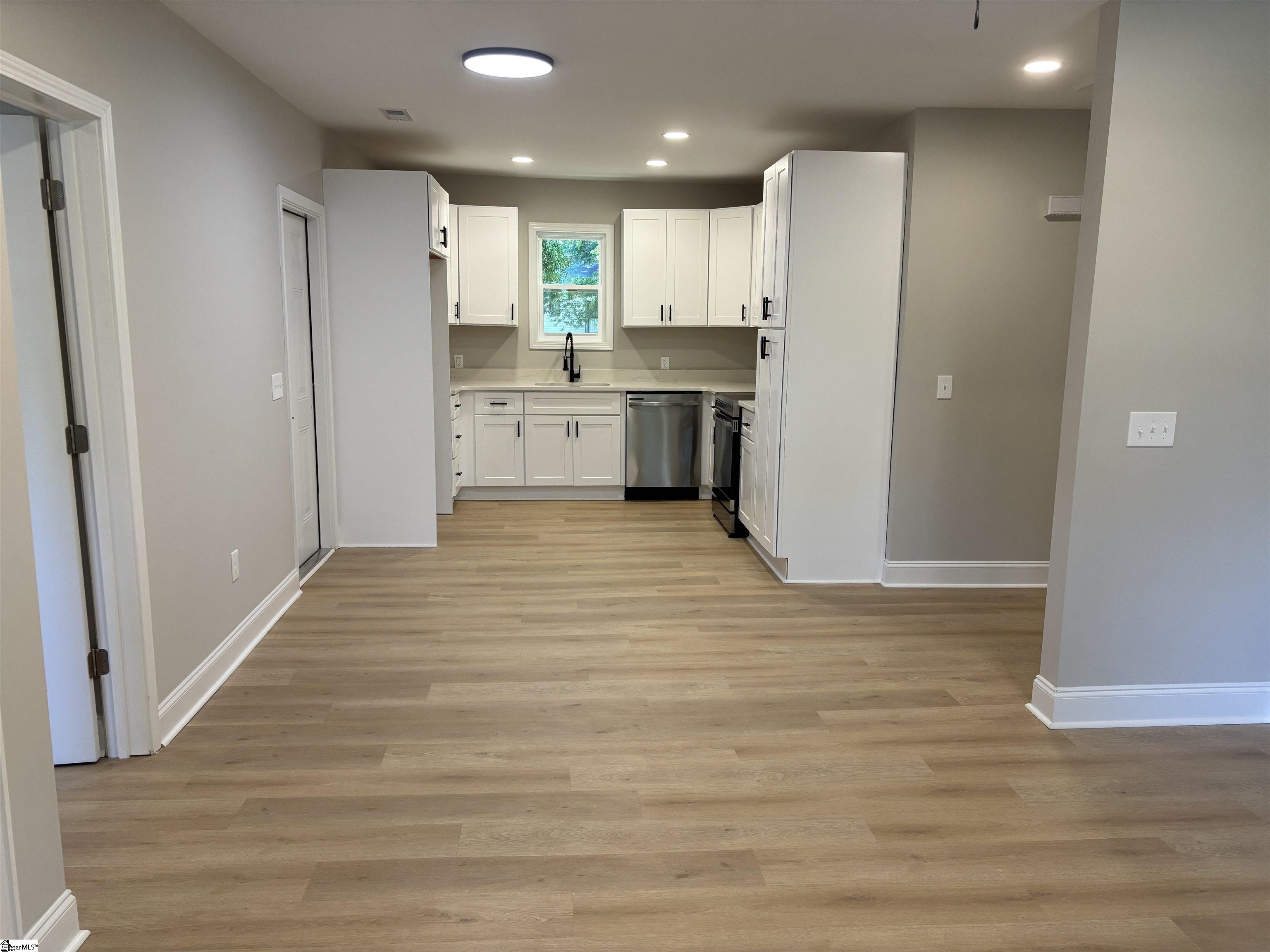 12 Valley View Drive Greenville, SC 29605