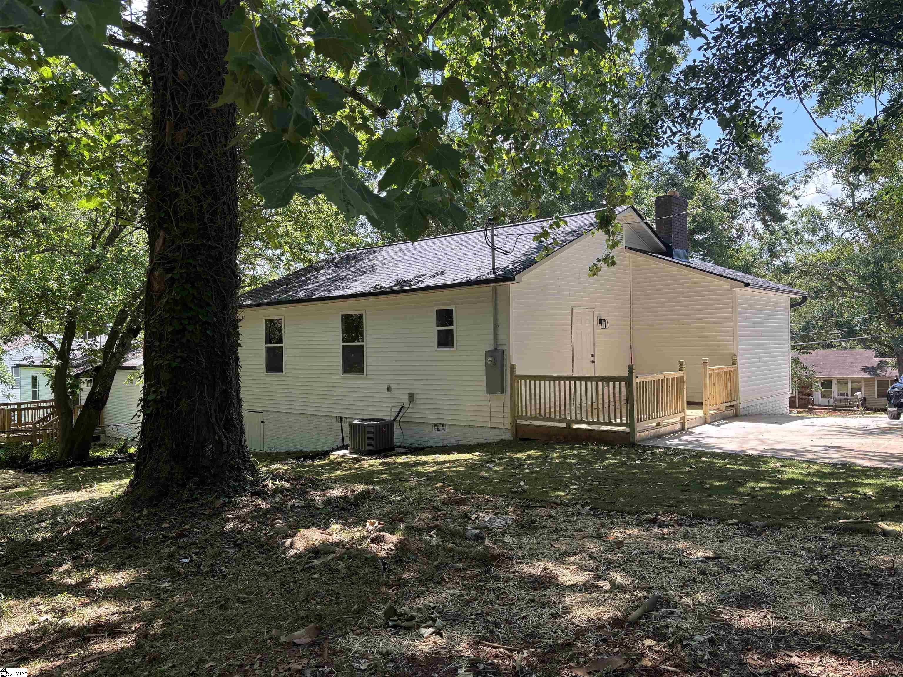 12 Valley View Drive Greenville, SC 29605