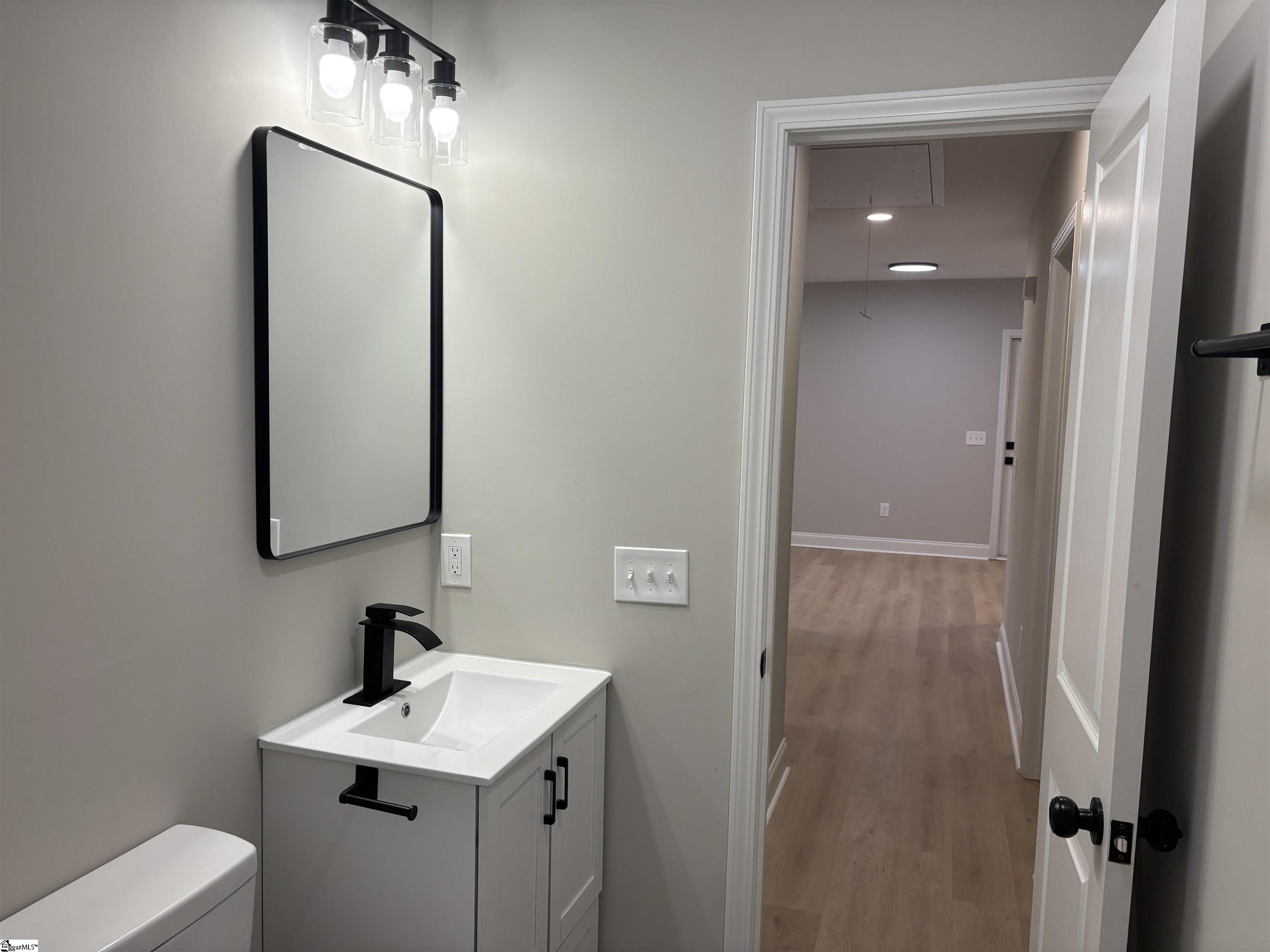 12 Valley View Drive Greenville, SC 29605