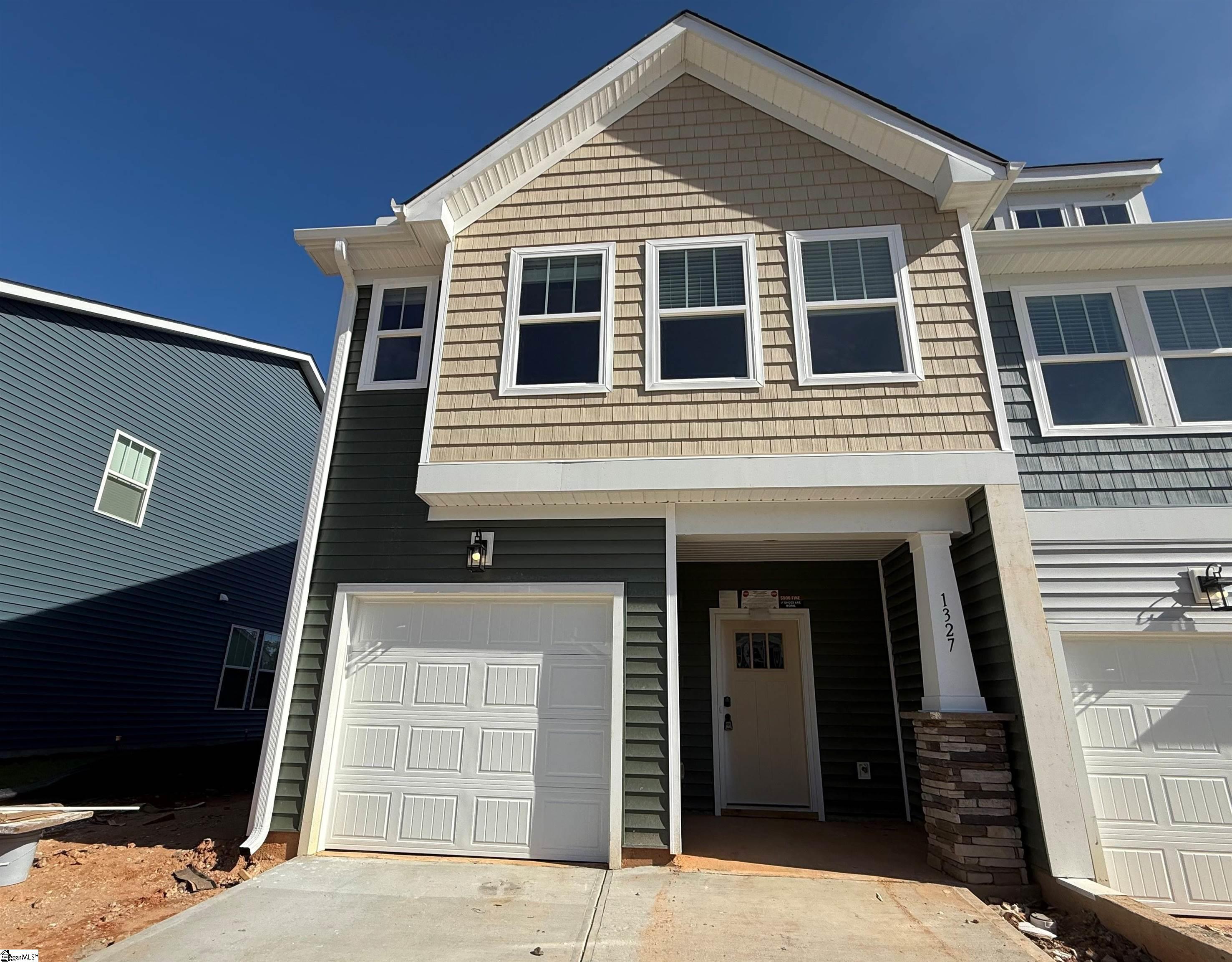 1327 Maplesmith Way Moore, SC 29369