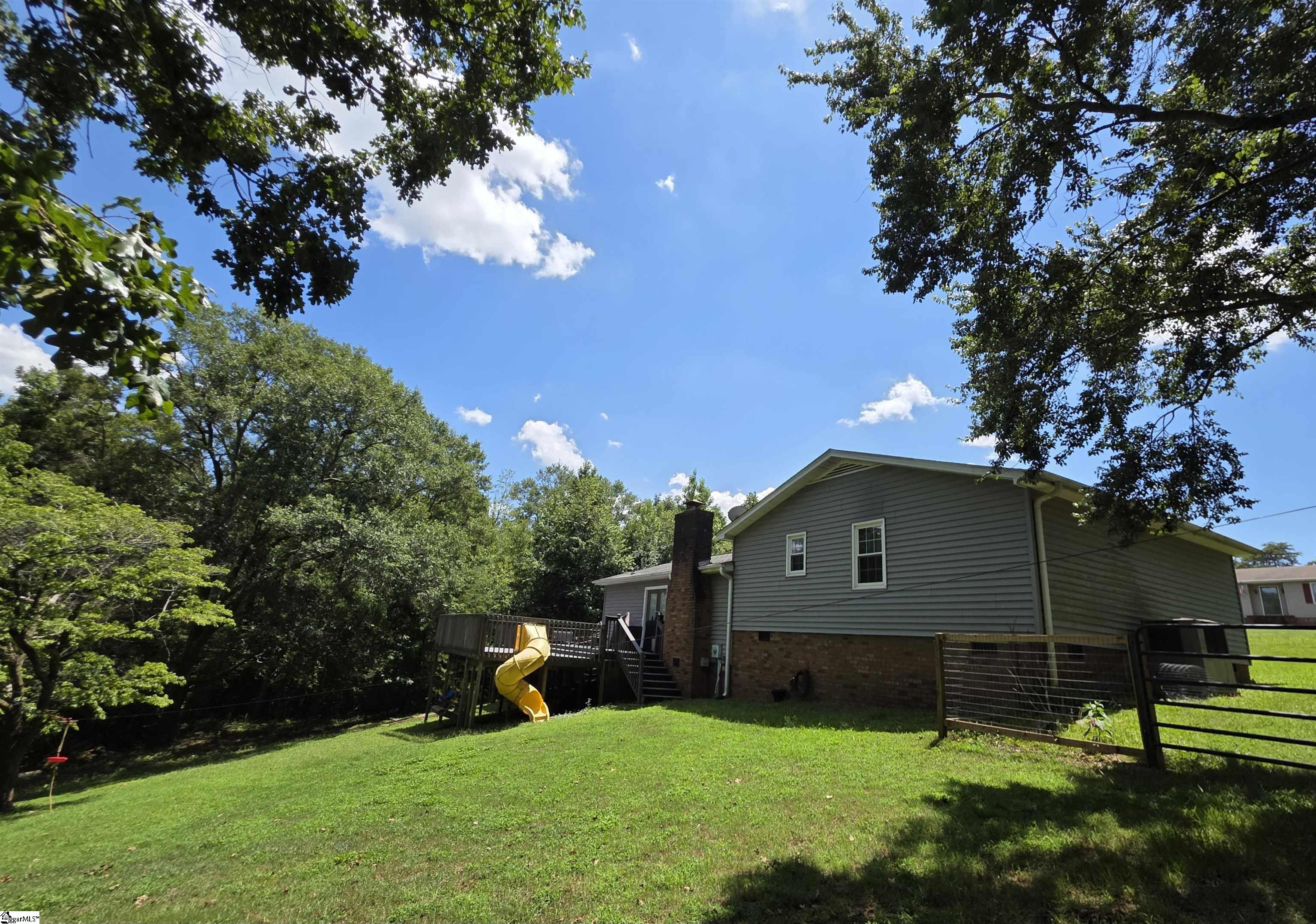 318 Country Glen Lane Pelzer, SC 29669