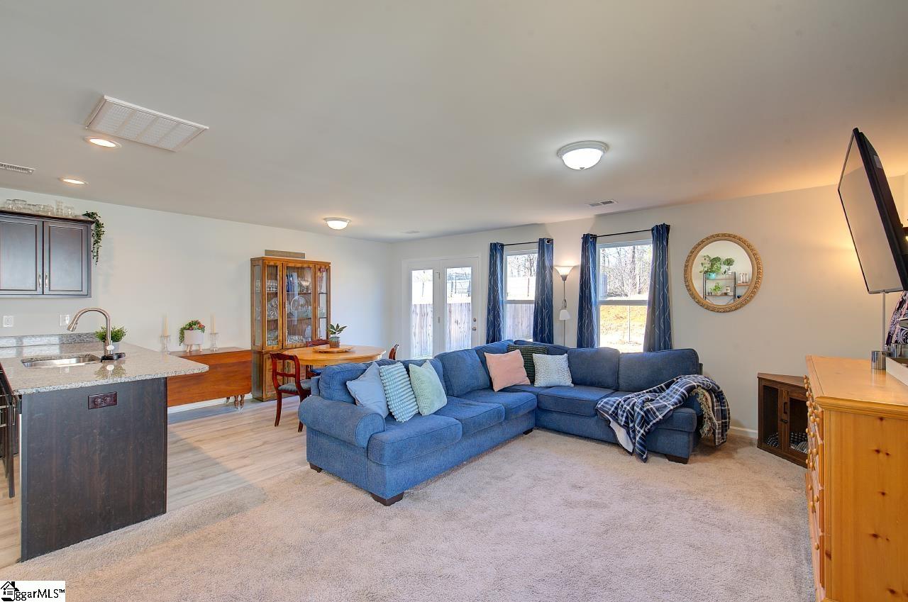 1212 Paramount Drive Lyman, SC 29365