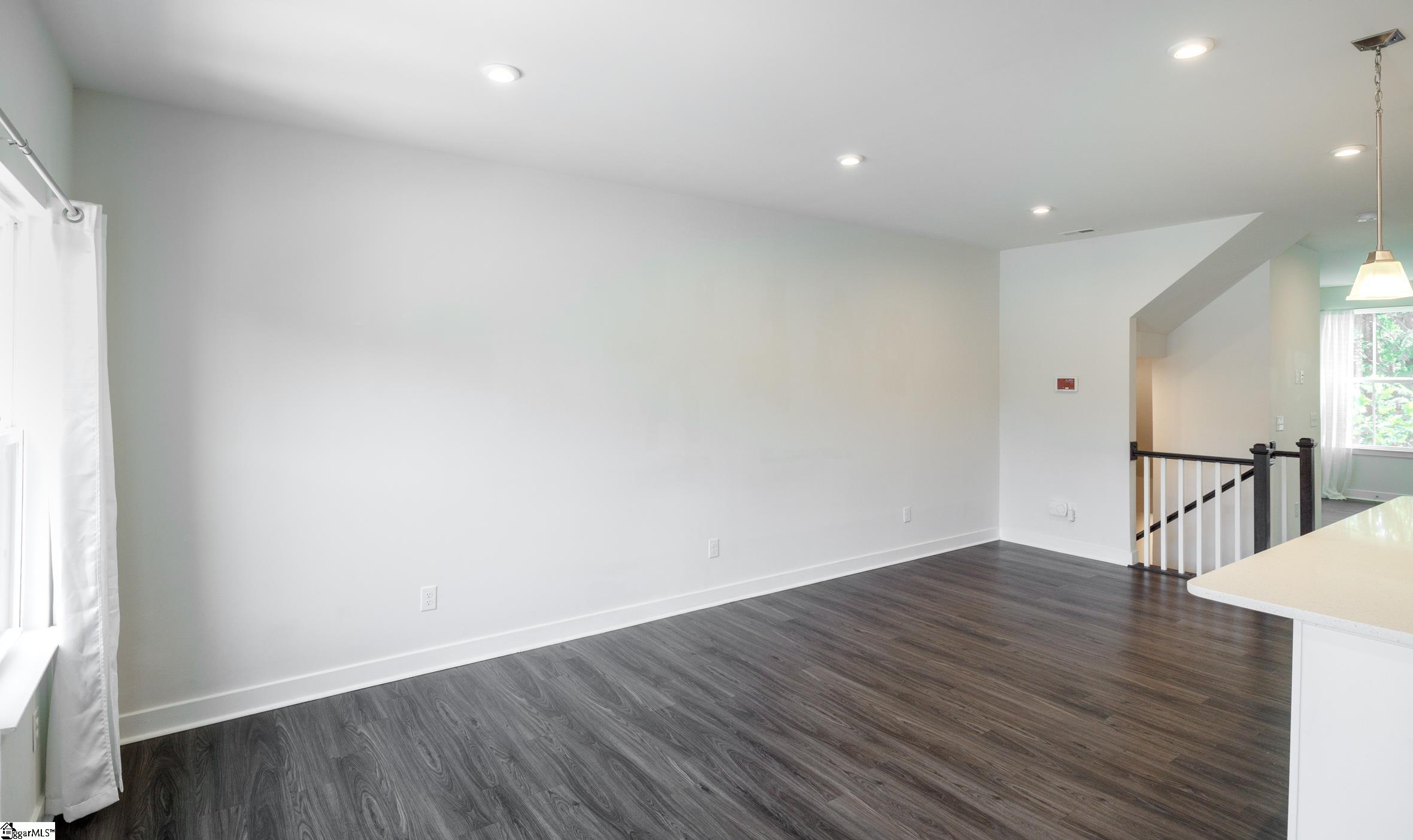 29 Rollins Avenue Greenville, SC 29607