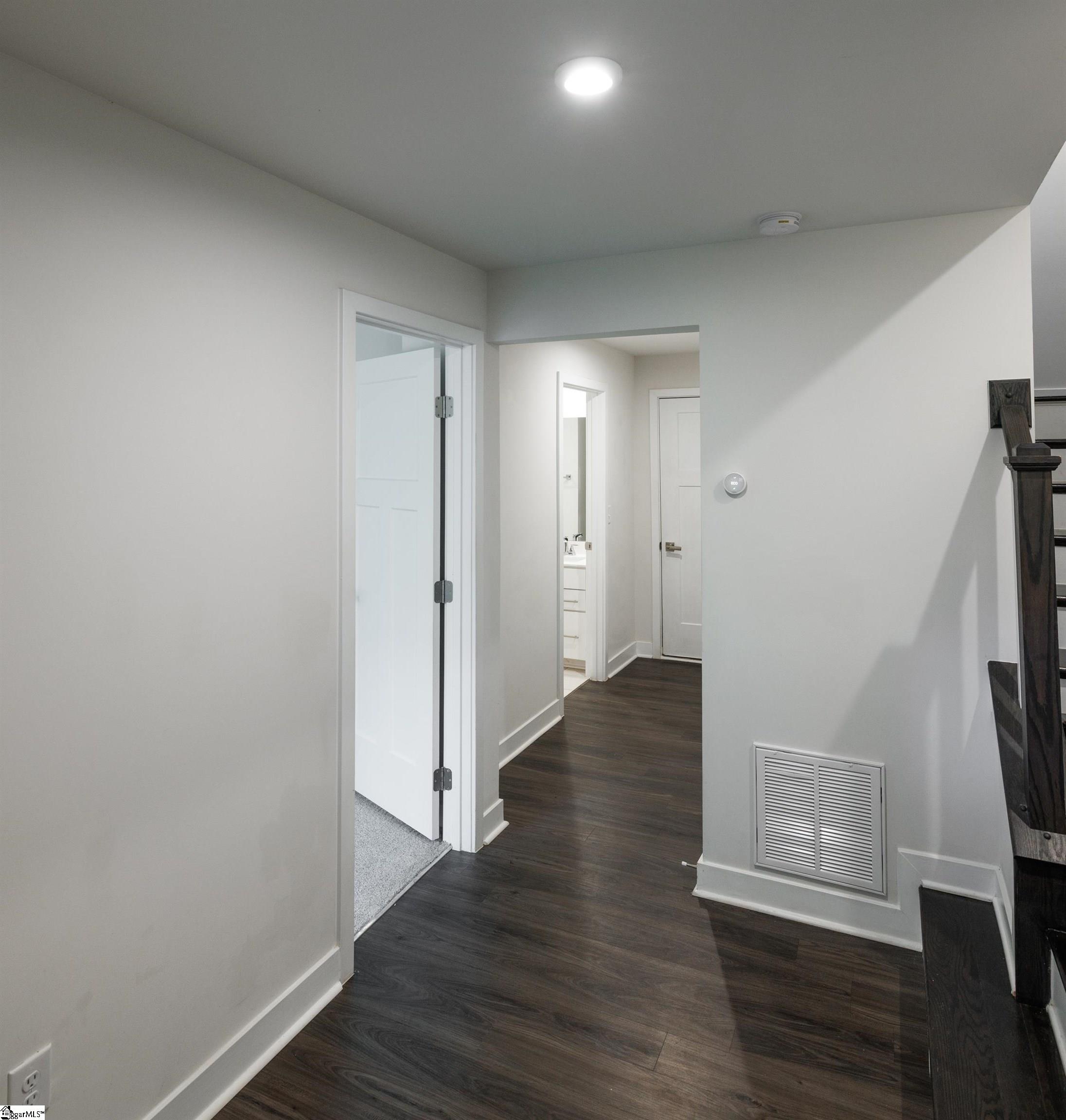 29 Rollins Avenue Greenville, SC 29607