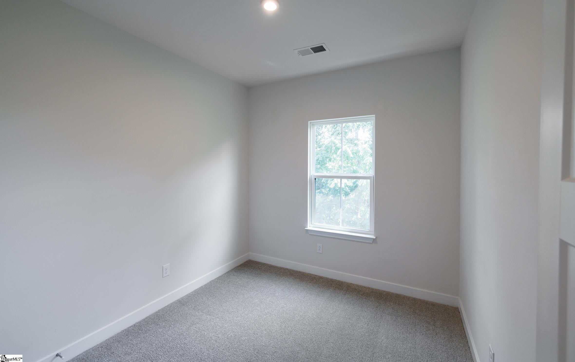 29 Rollins Avenue Greenville, SC 29607