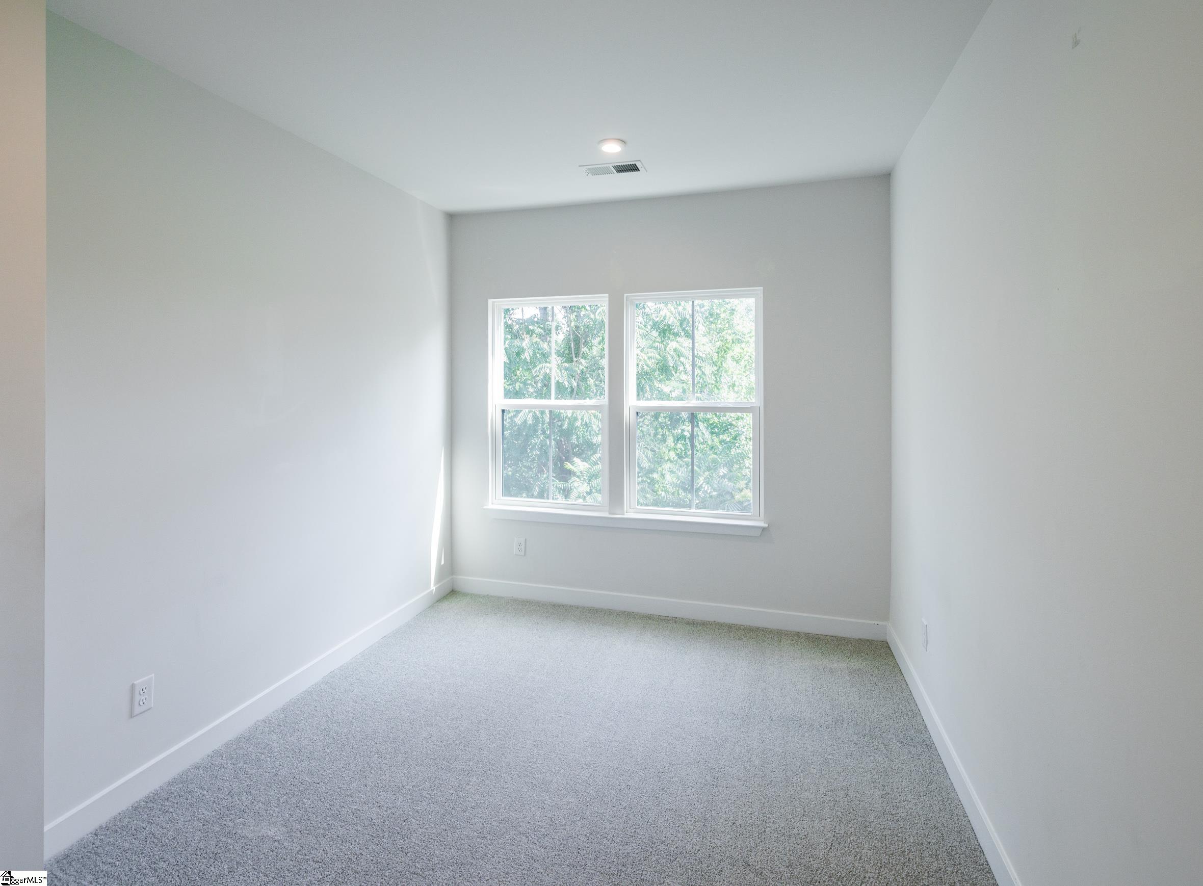 29 Rollins Avenue Greenville, SC 29607