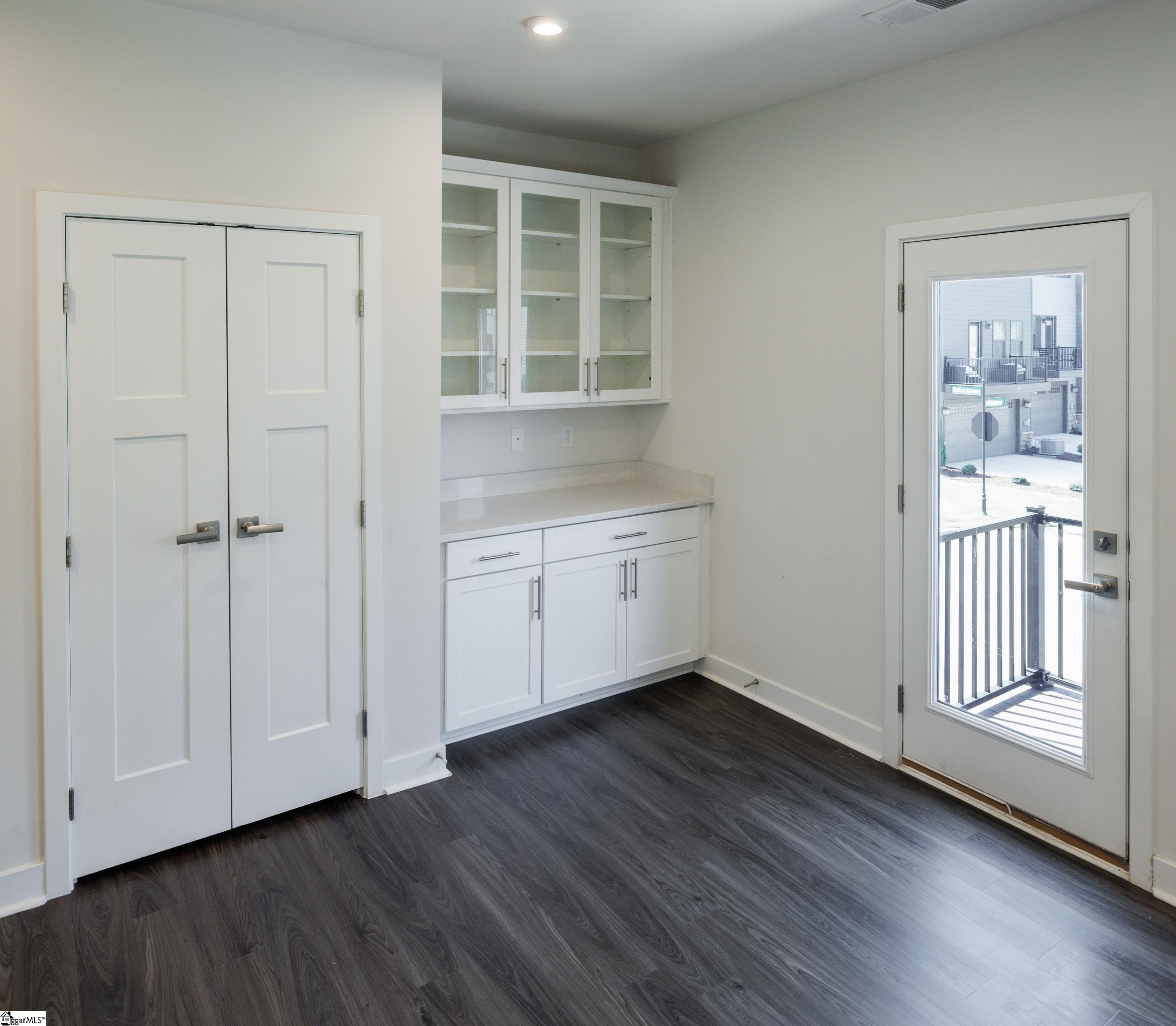 29 Rollins Avenue Greenville, SC 29607