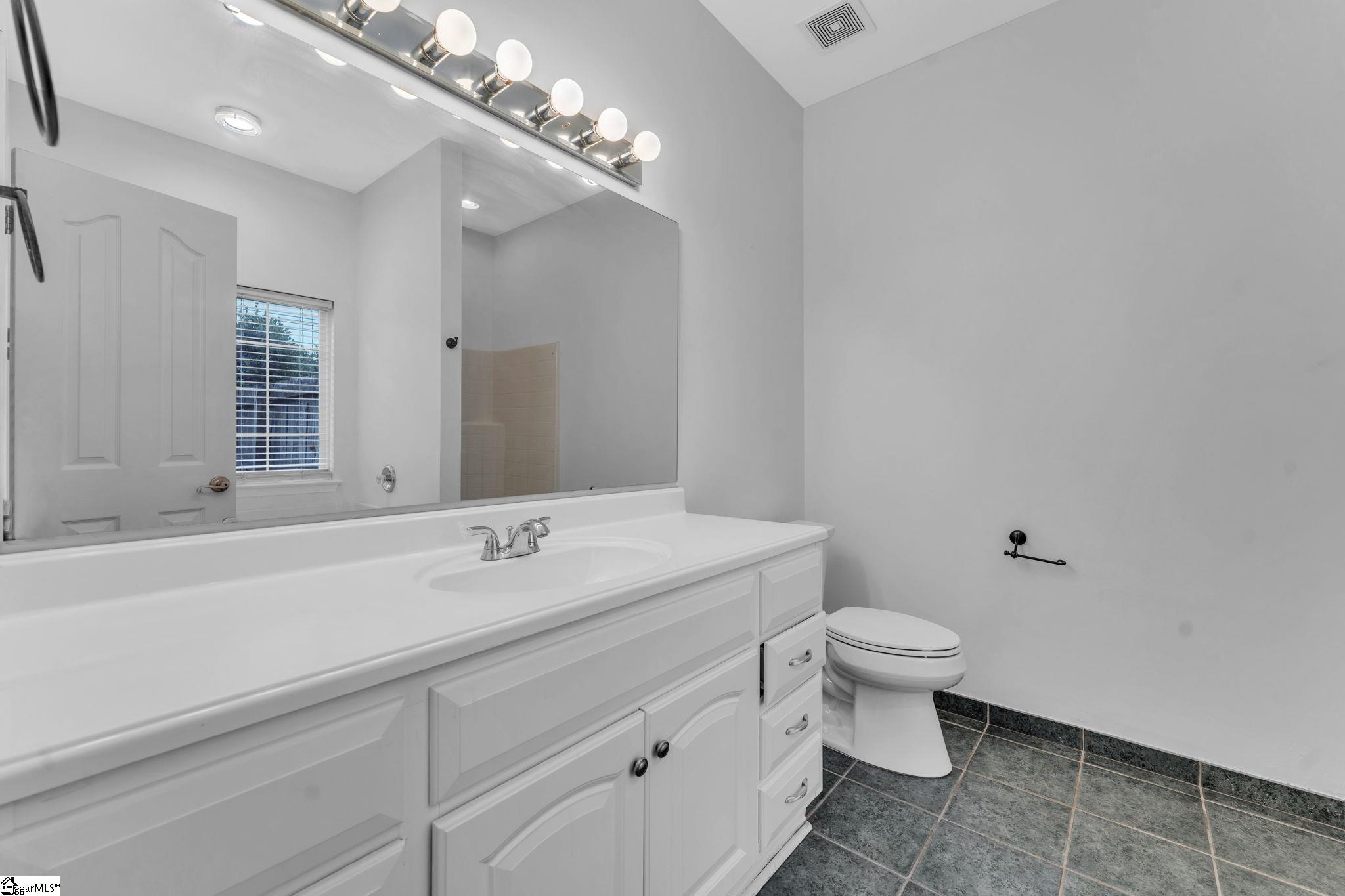 21 Glencove Court Simpsonville, SC 29681