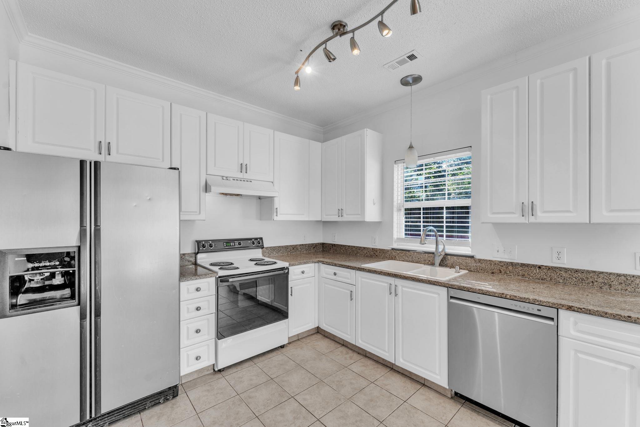 21 Glencove Court Simpsonville, SC 29681