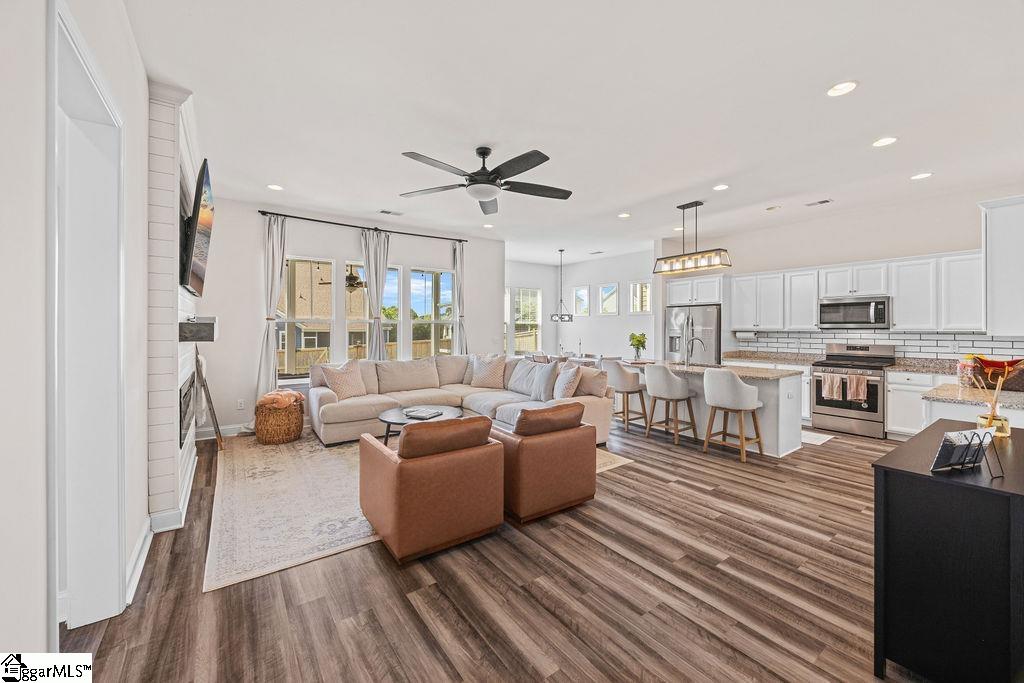 208 Novelty Drive Greer, SC 29651