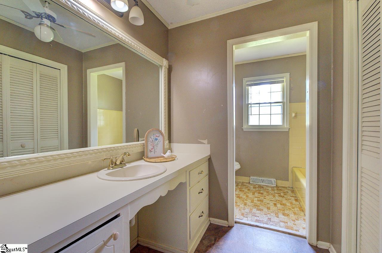 323 Maria Drive Anderson, SC 29625