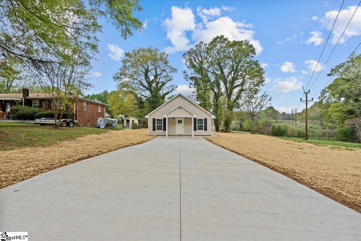 18 Gordon Street Spartanburg, SC 29301