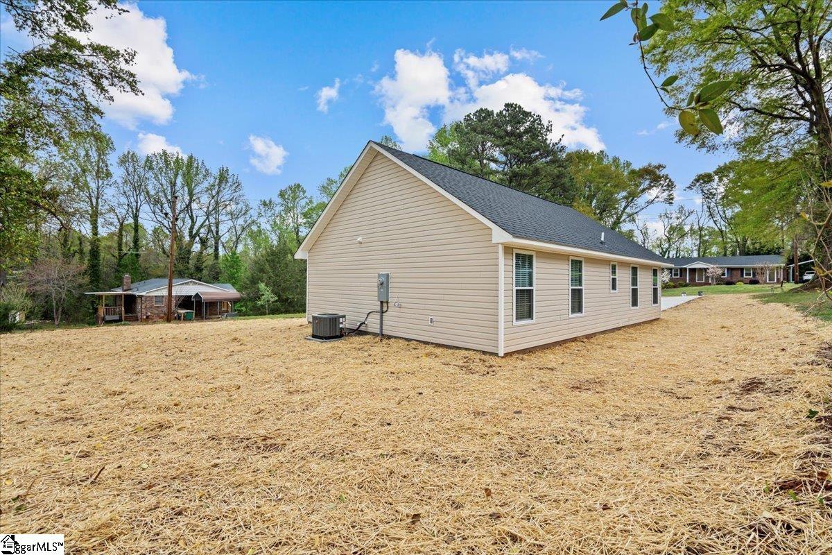 18 Gordon Street Spartanburg, SC 29301